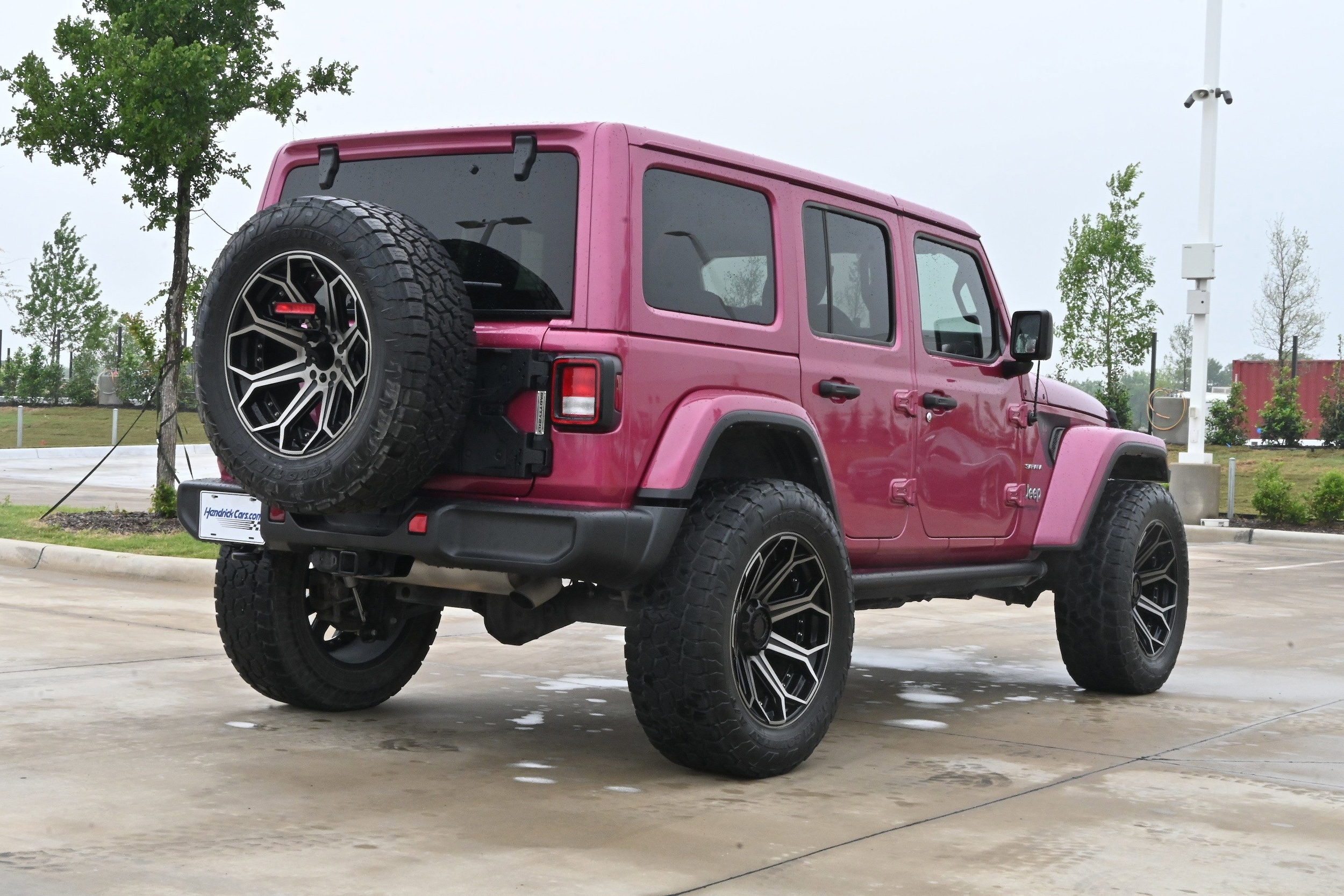 2022 Jeep Wrangler Unlimited Sahara 4x4 photo 3