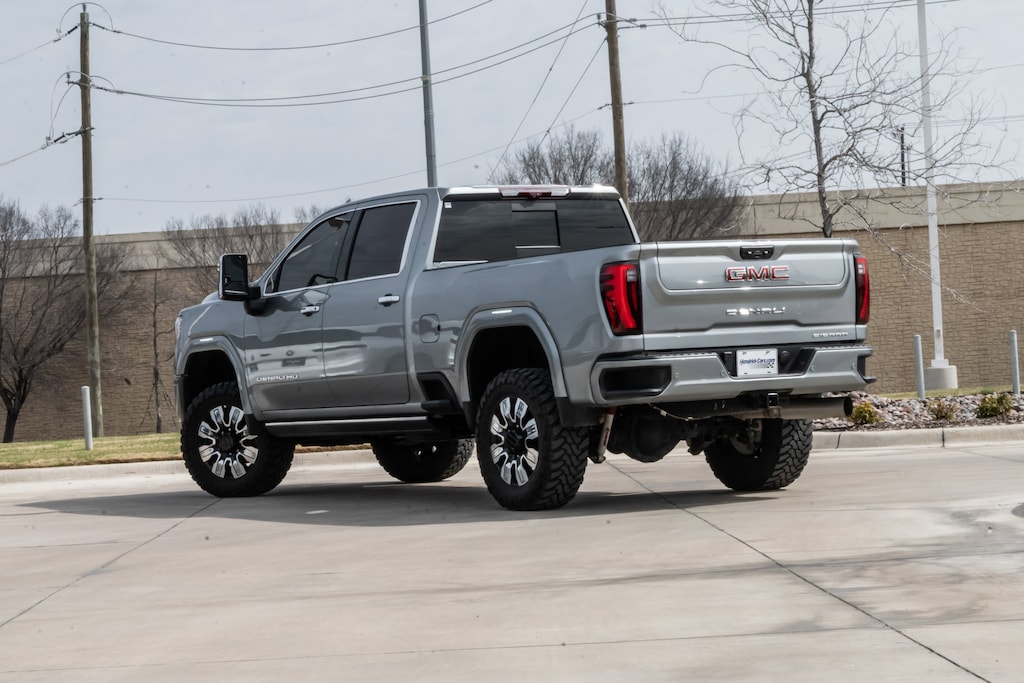 Used 2024 GMC Sierra 2500HD Denali 4WD Crew Cab Pickup