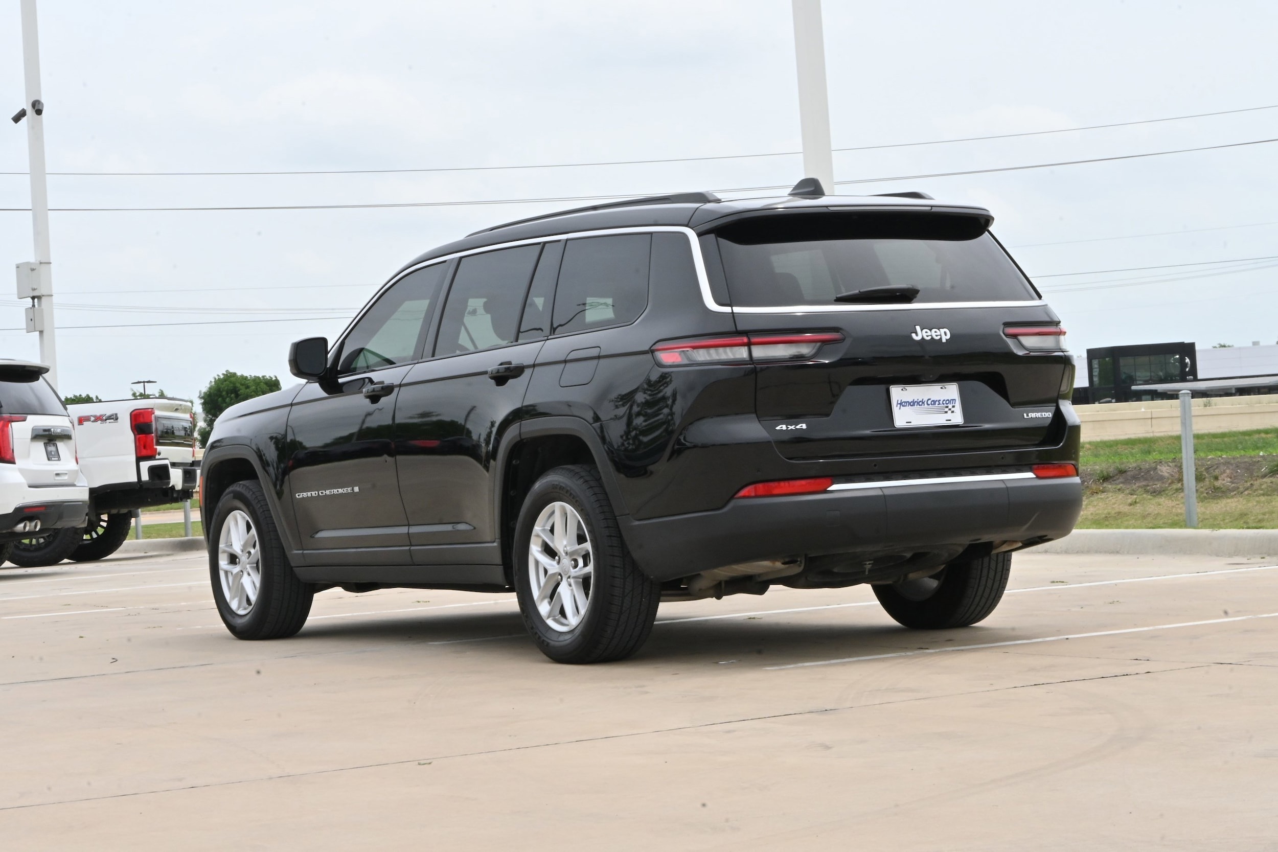 2024 Jeep Grand Cherokee L Laredo X 4x4 photo 4