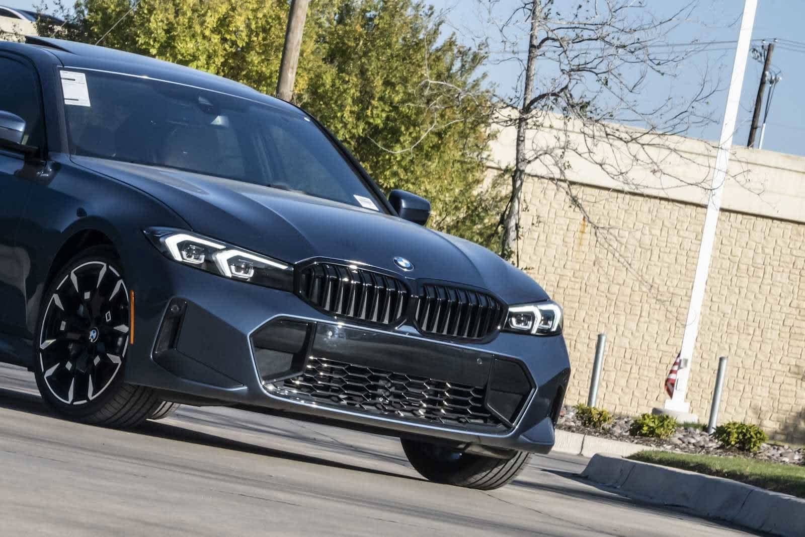 2026 BMW 3 Series 330i photo 3