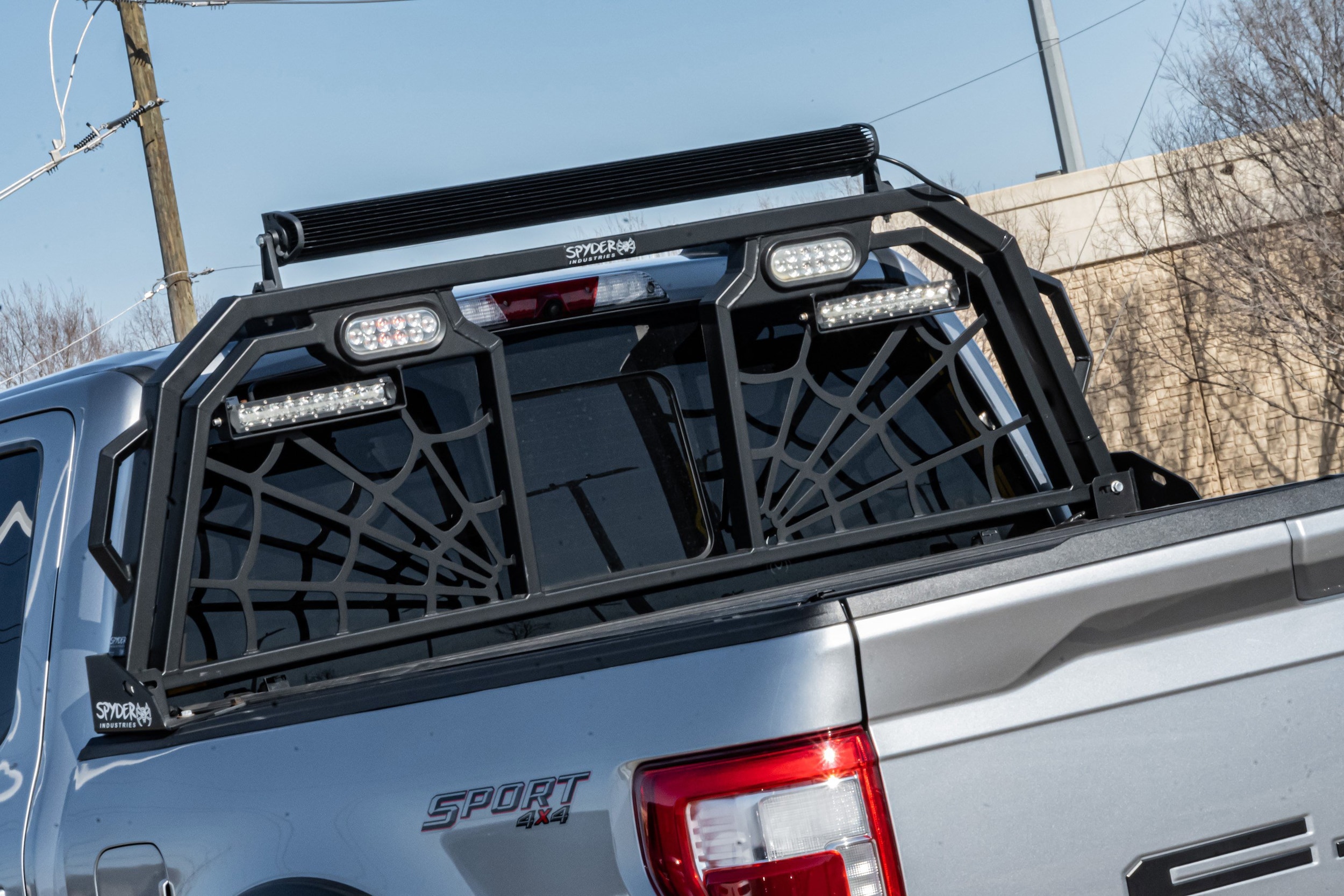 2022 Ford F-150 LARIAT 4WD SuperCrew photo 3