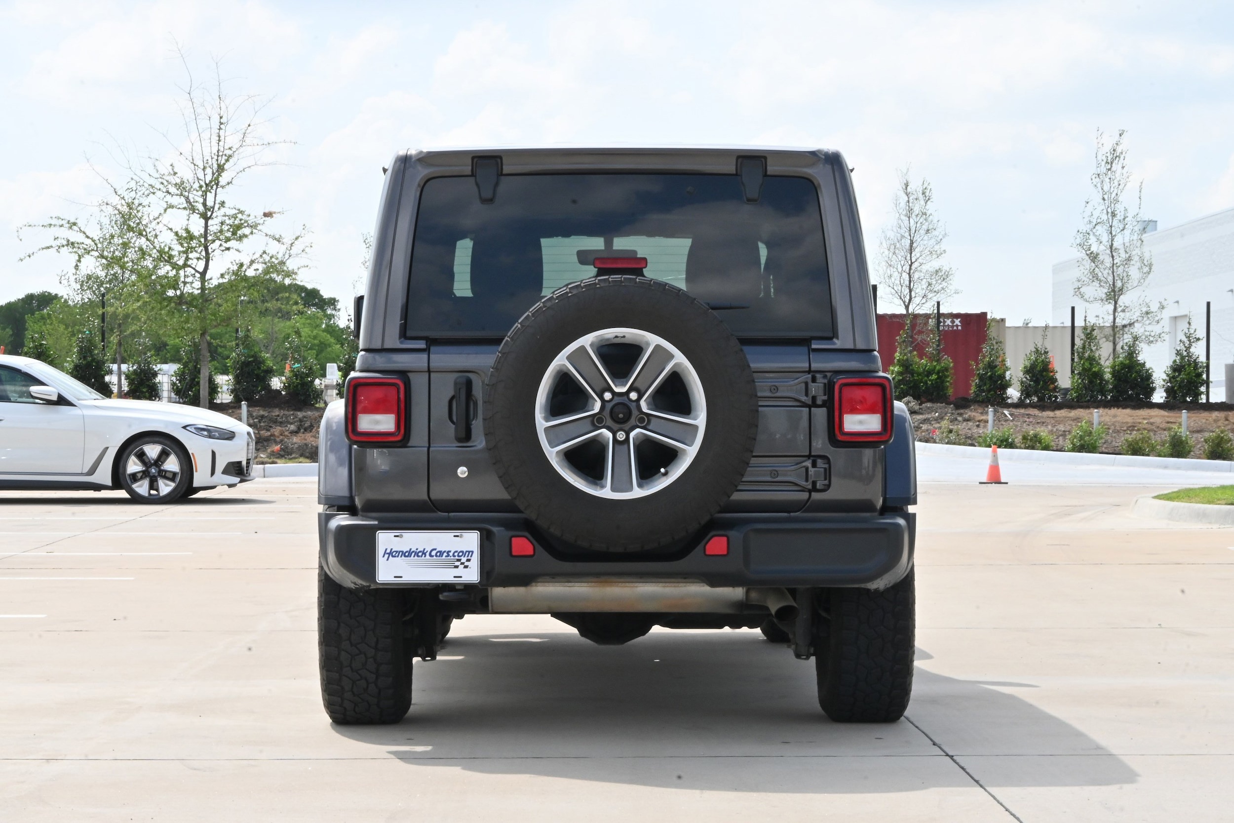 2018 Jeep Wrangler Unlimited Sahara 4x4 photo 3