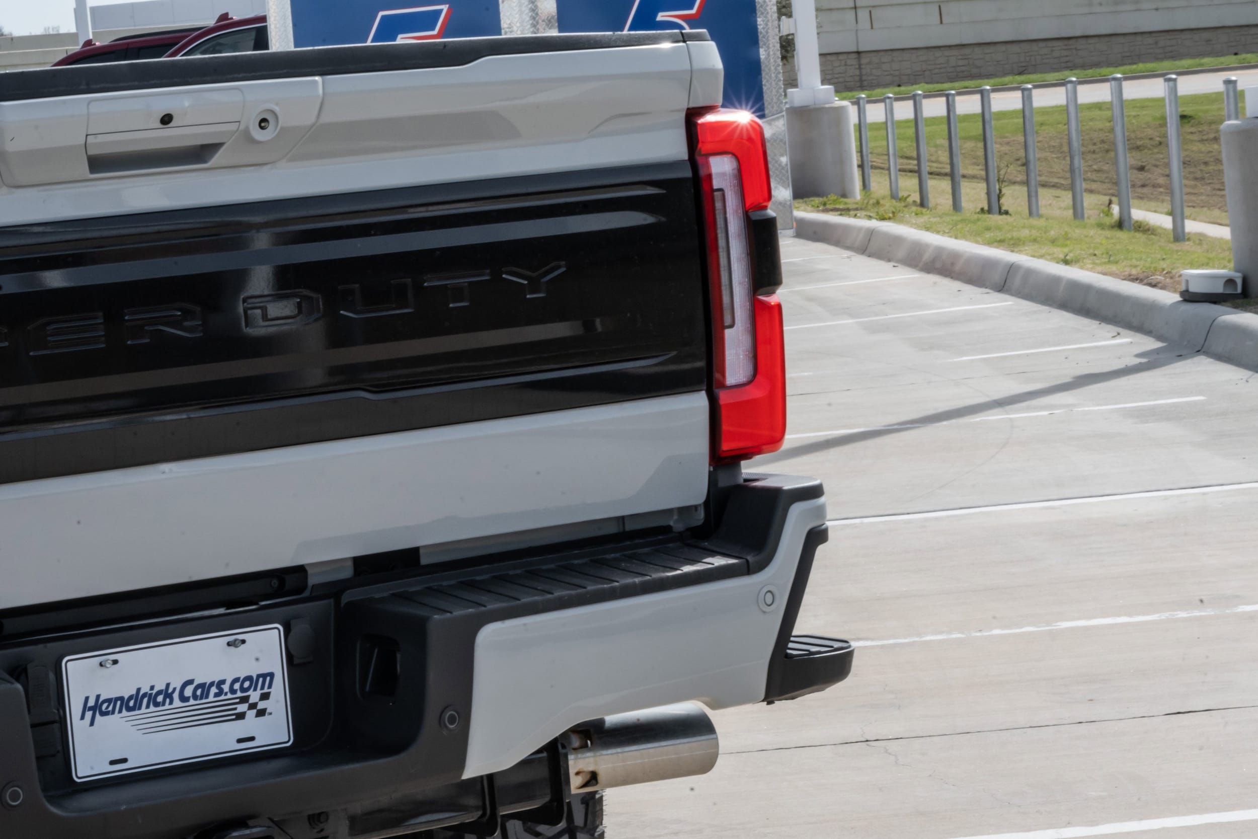 2025 Ford Super Duty F-250 SRW Platinum 4WD Crew Cab photo 6