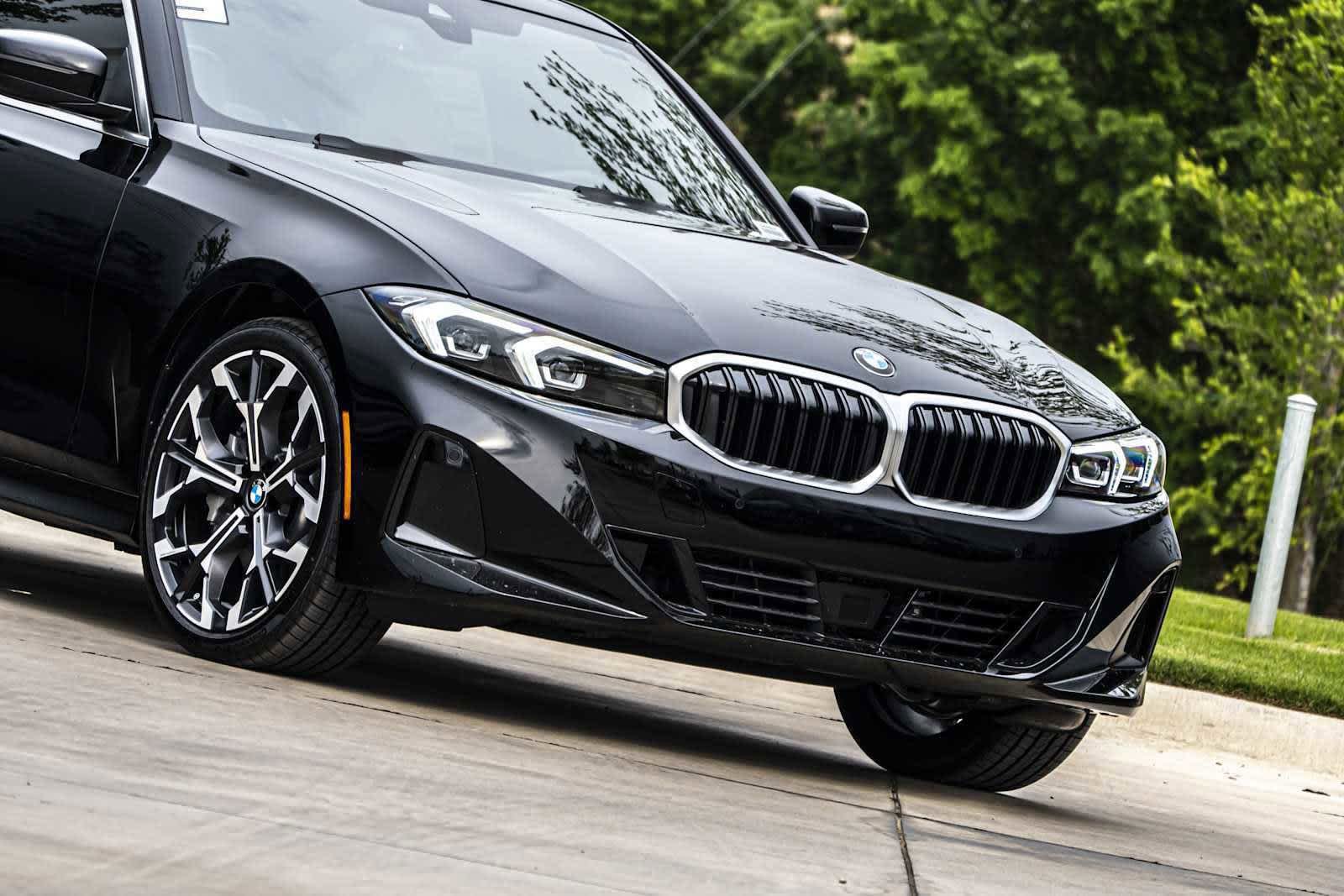 2025 BMW 3 Series 330i photo 3