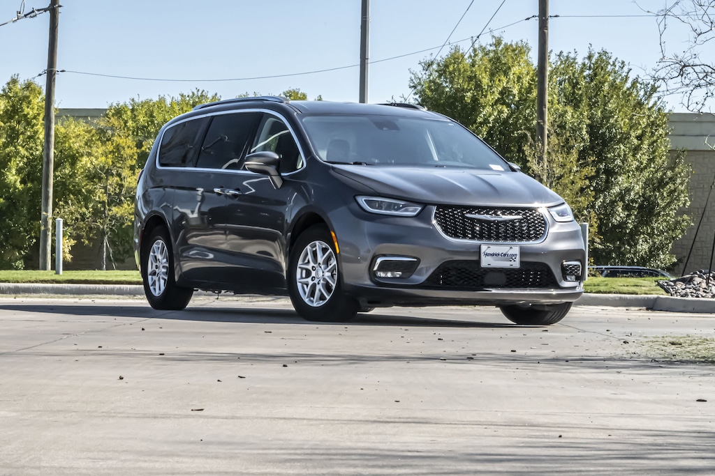 Used 2021 Chrysler Pacifica Touring L Minivan