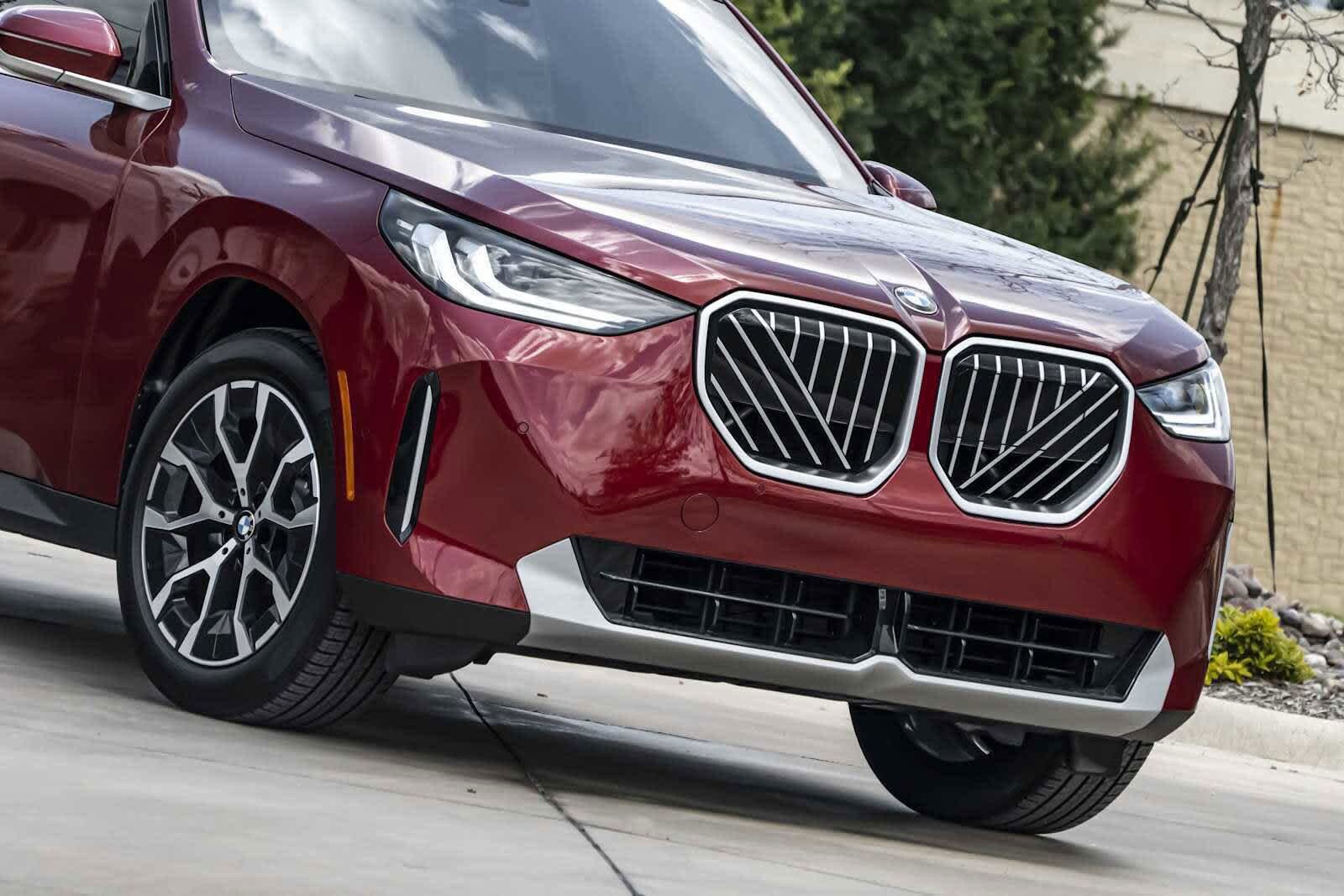 2025 BMW X3 30 xDrive photo 2