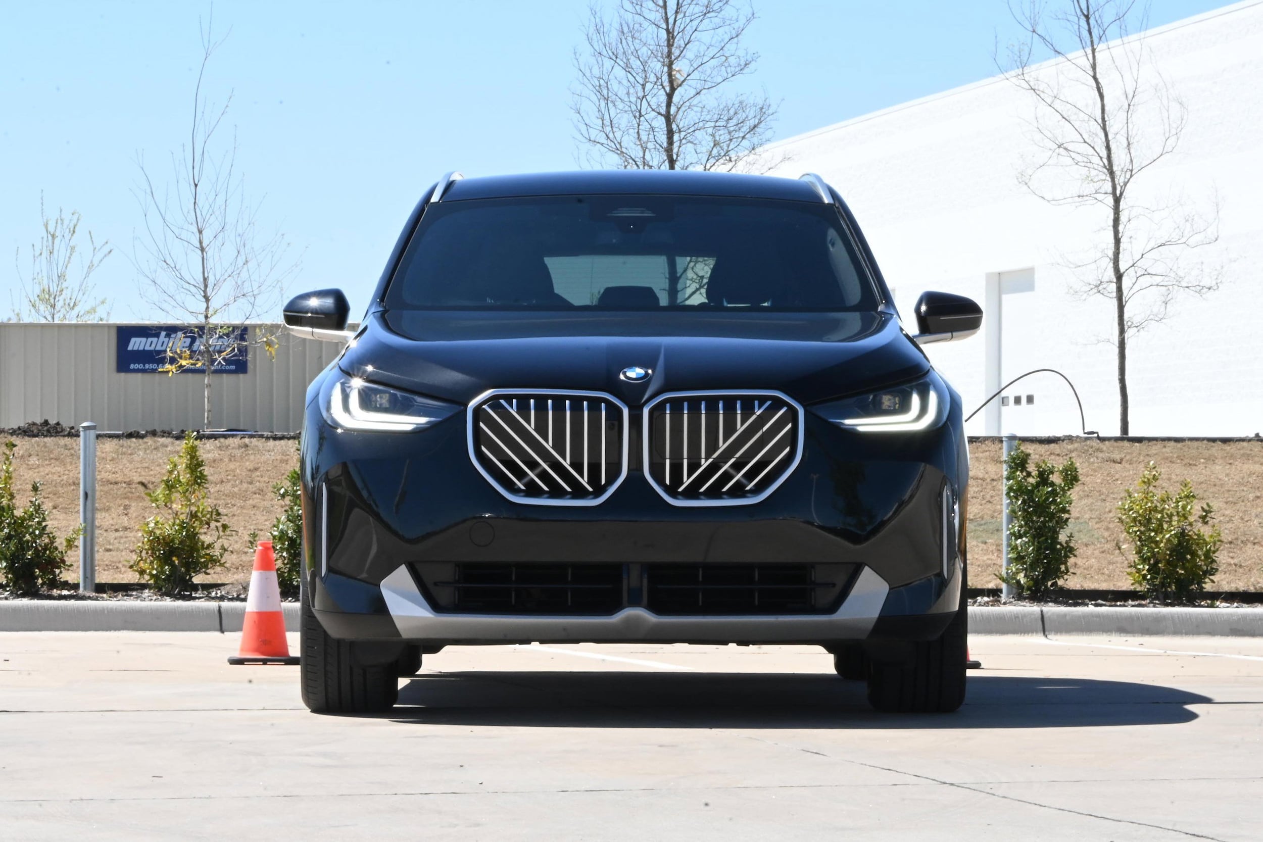 2025 BMW X3 30 xDrive photo 2