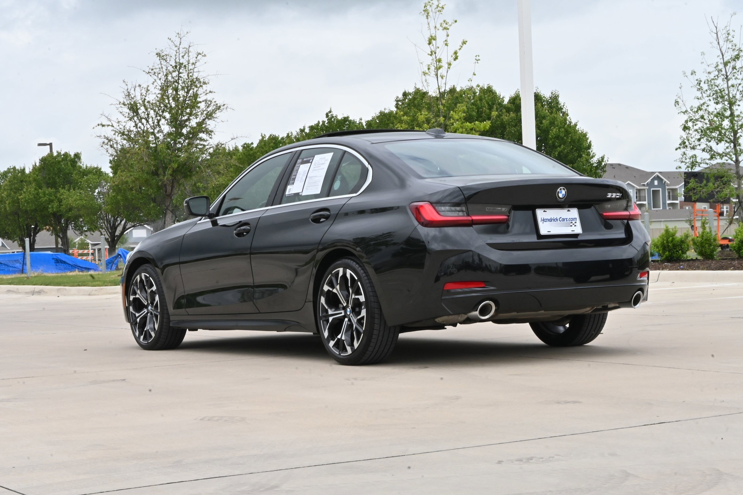 2025 BMW 3 Series 330i photo 6