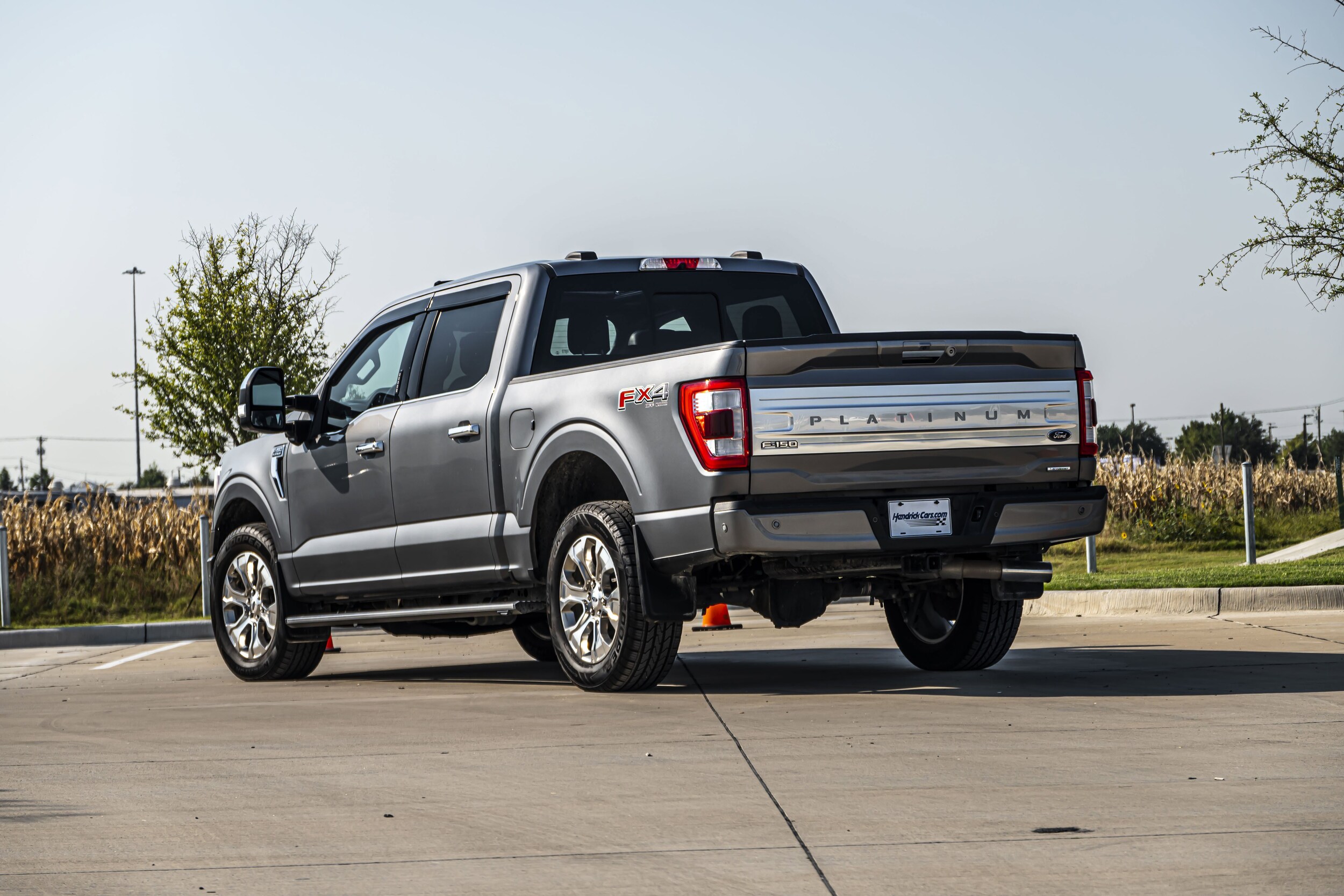 2022 Ford F-150 Platinum photo 2