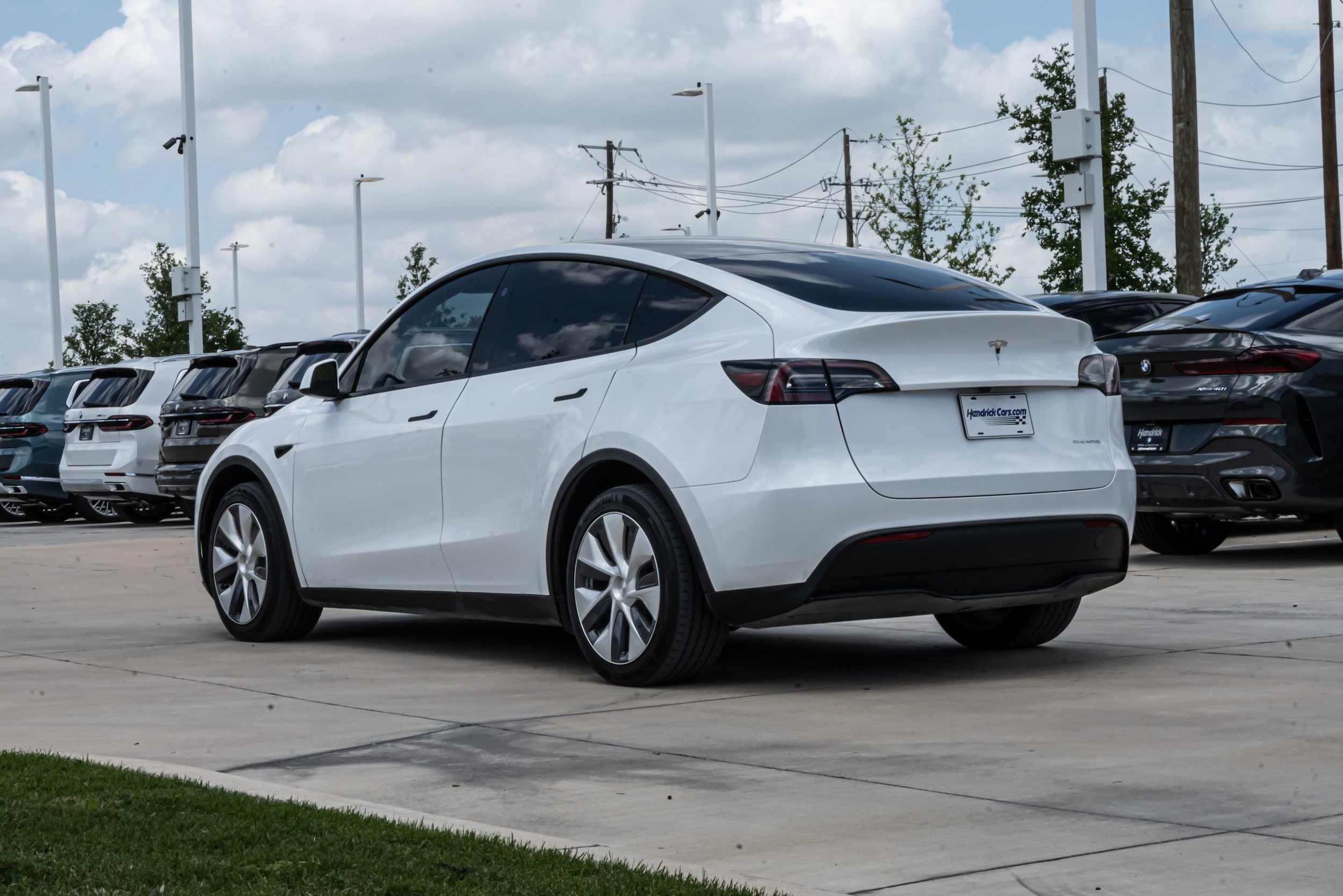 2023 Tesla Model Y Long Range Dual Motor photo 5