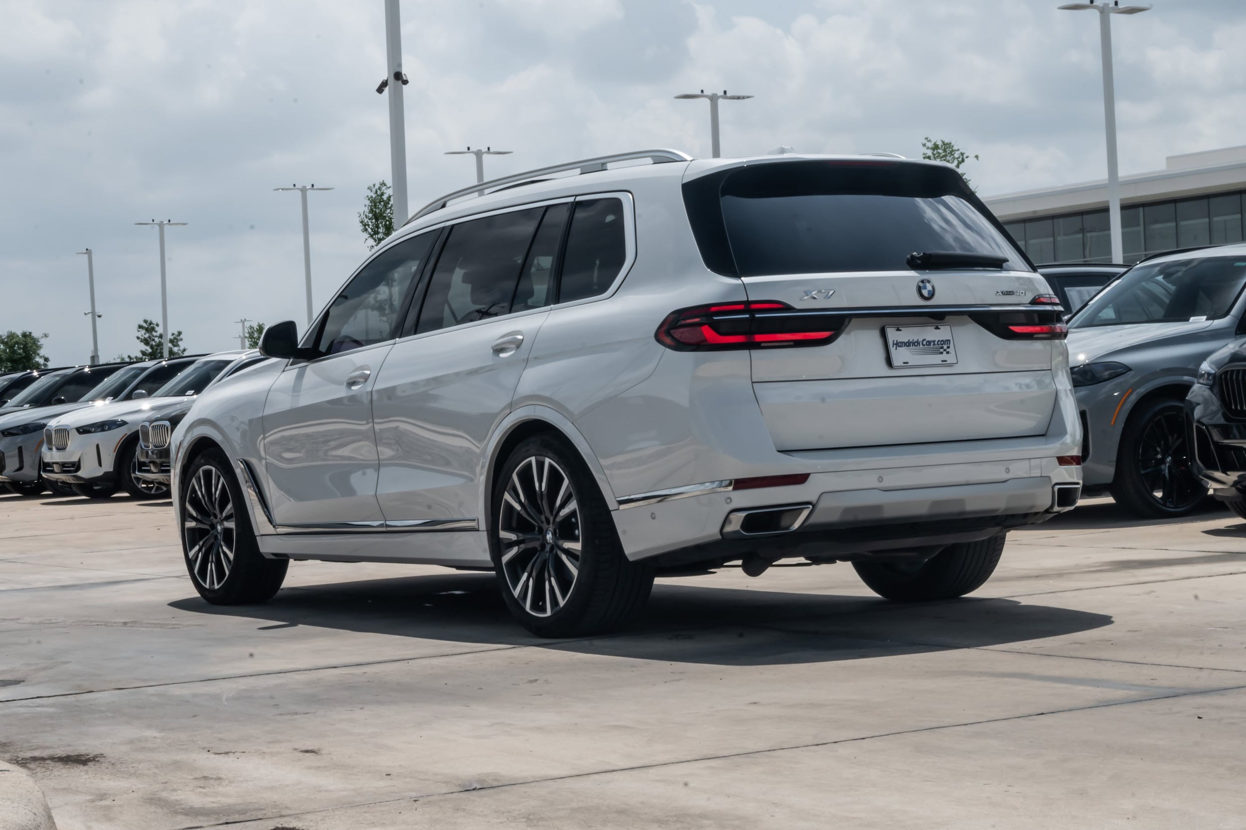 2024 BMW X7 xDrive40i photo 6