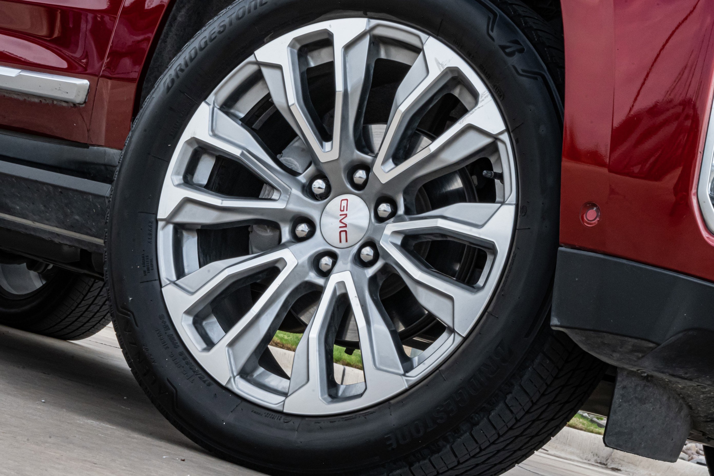 2024 GMC Yukon XL Denali 4WD photo 5