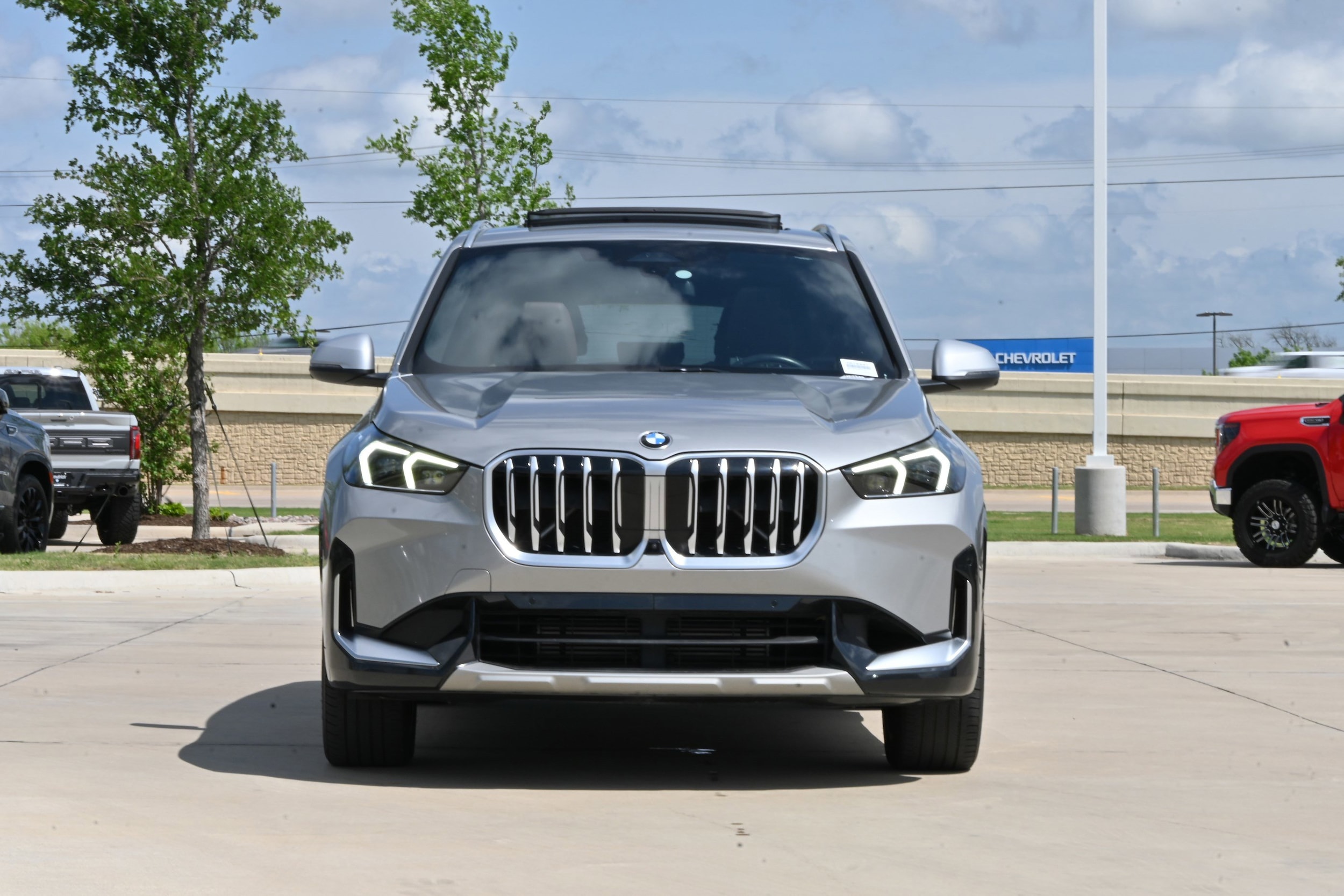 2024 BMW X1 xDrive28i photo 2