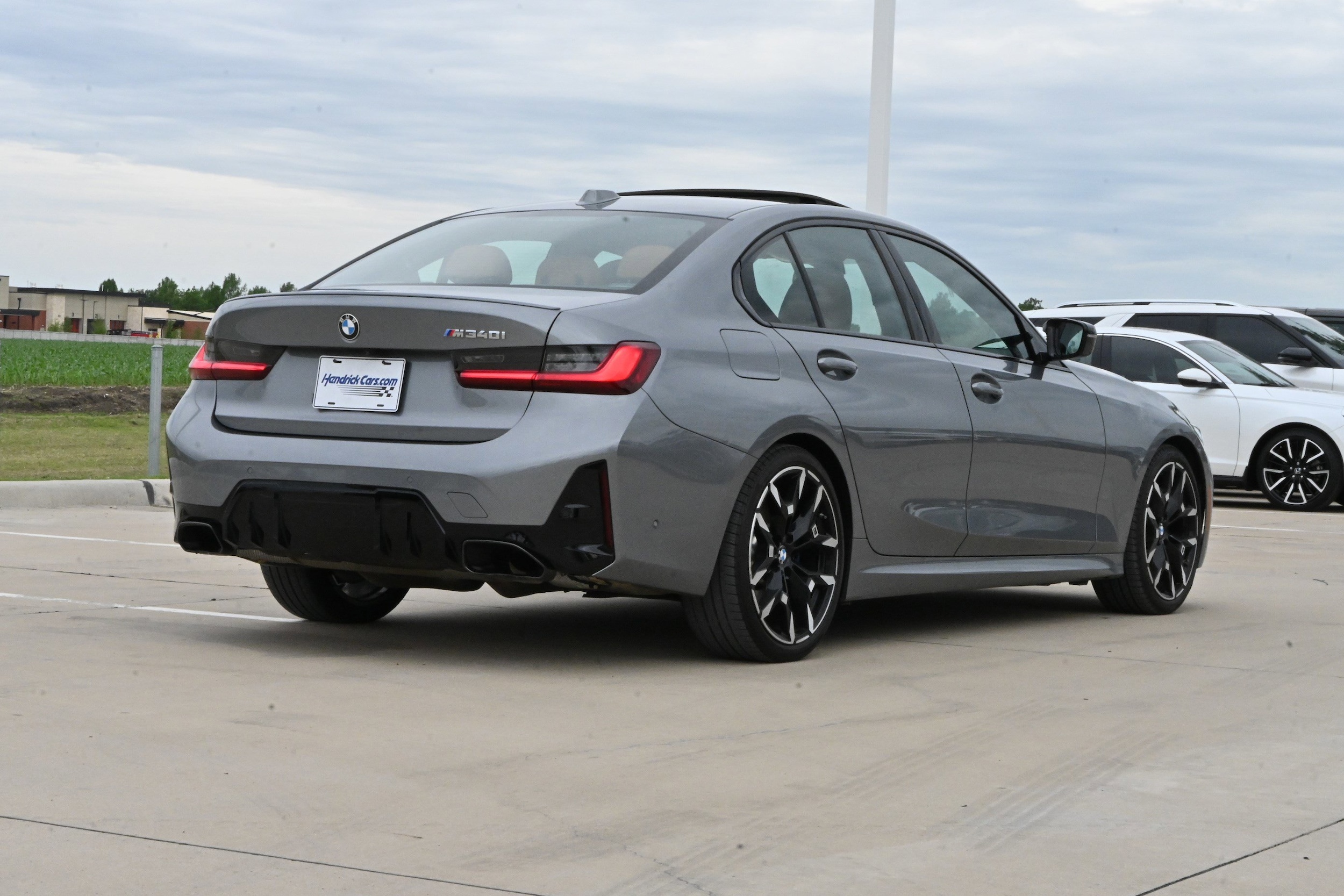 2025 BMW 3 Series M340i photo 4