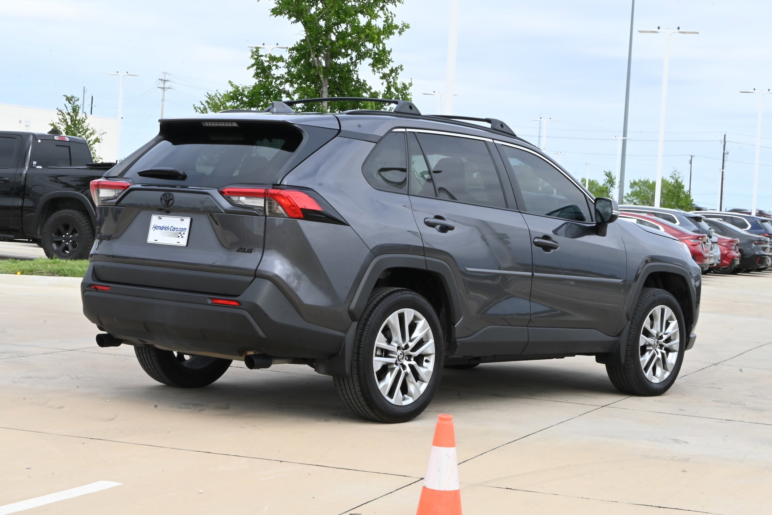 2025 Toyota RAV4 XLE Premium photo 3