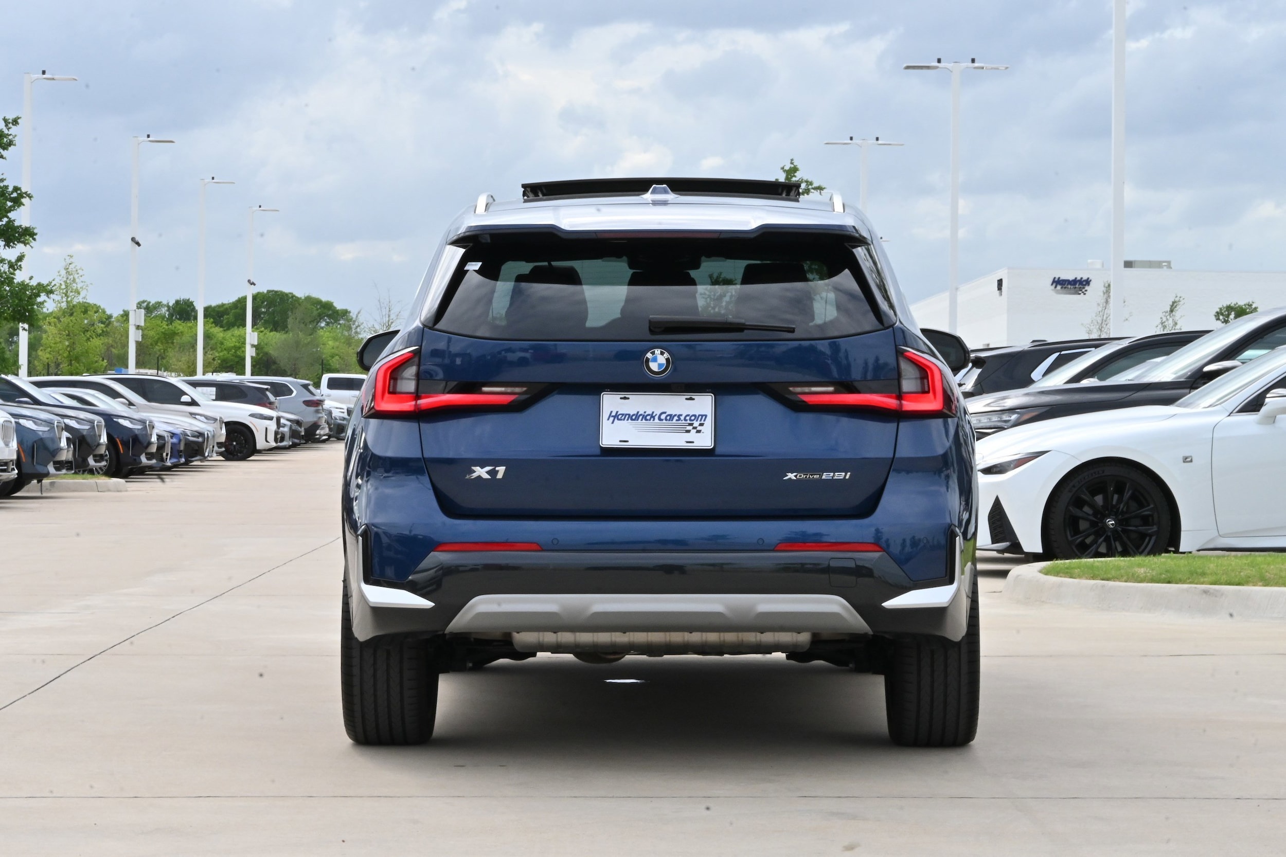 2025 BMW X1 xDrive28i photo 3