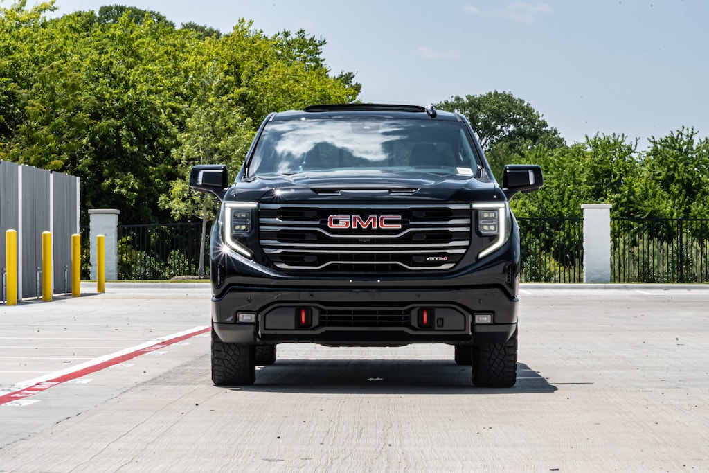 Used 2025 GMC Sierra 1500 AT4 Premium 4WD Crew Cab Pickup