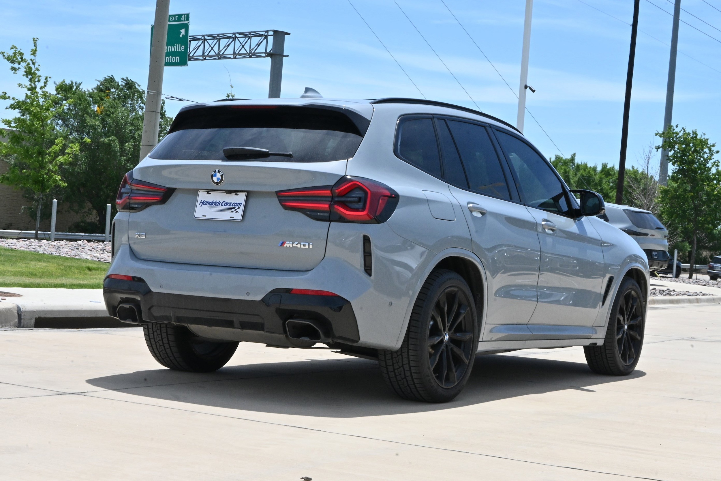 2024 BMW X3 M40i photo 3