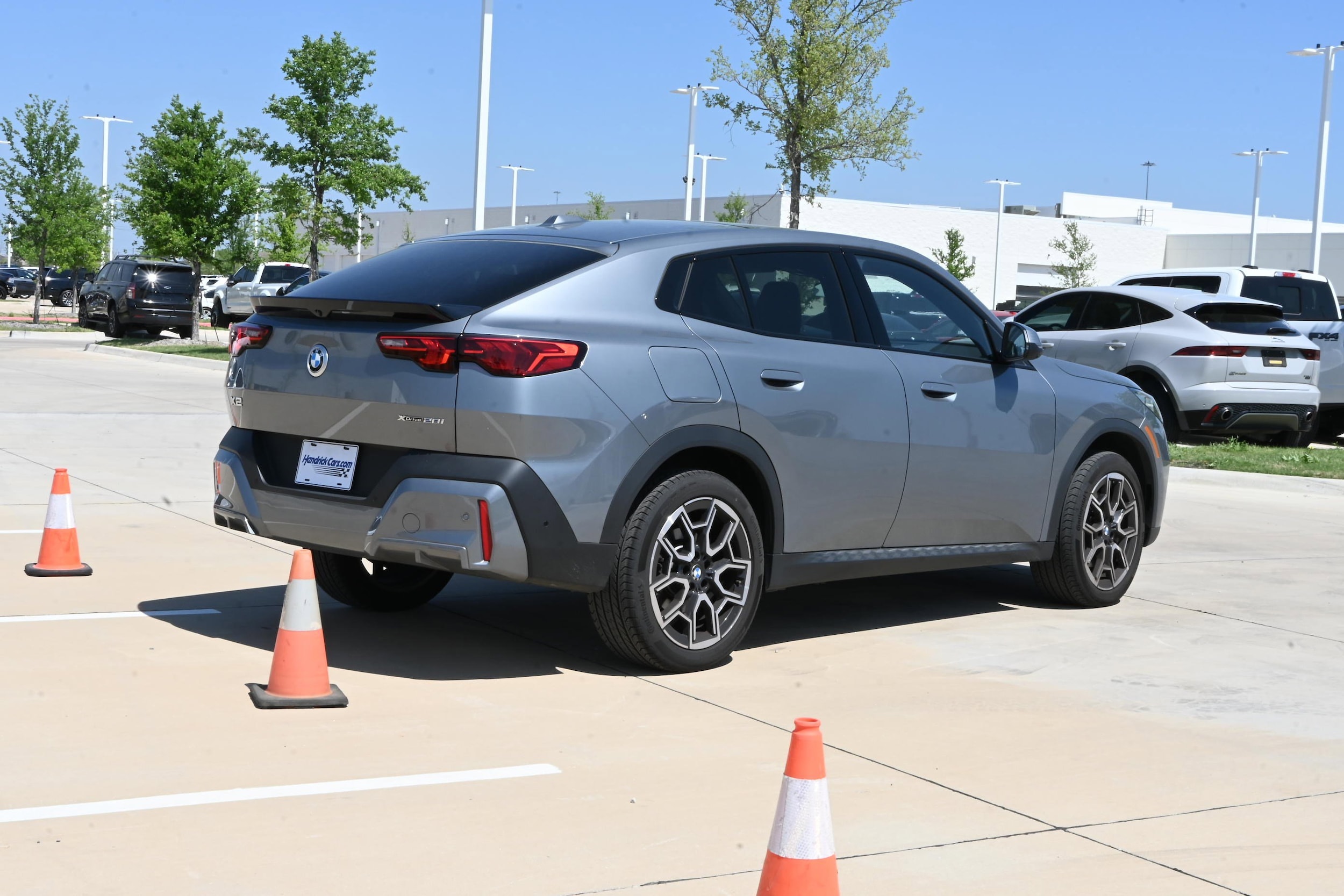 2025 BMW X2 xDrive28i photo 3