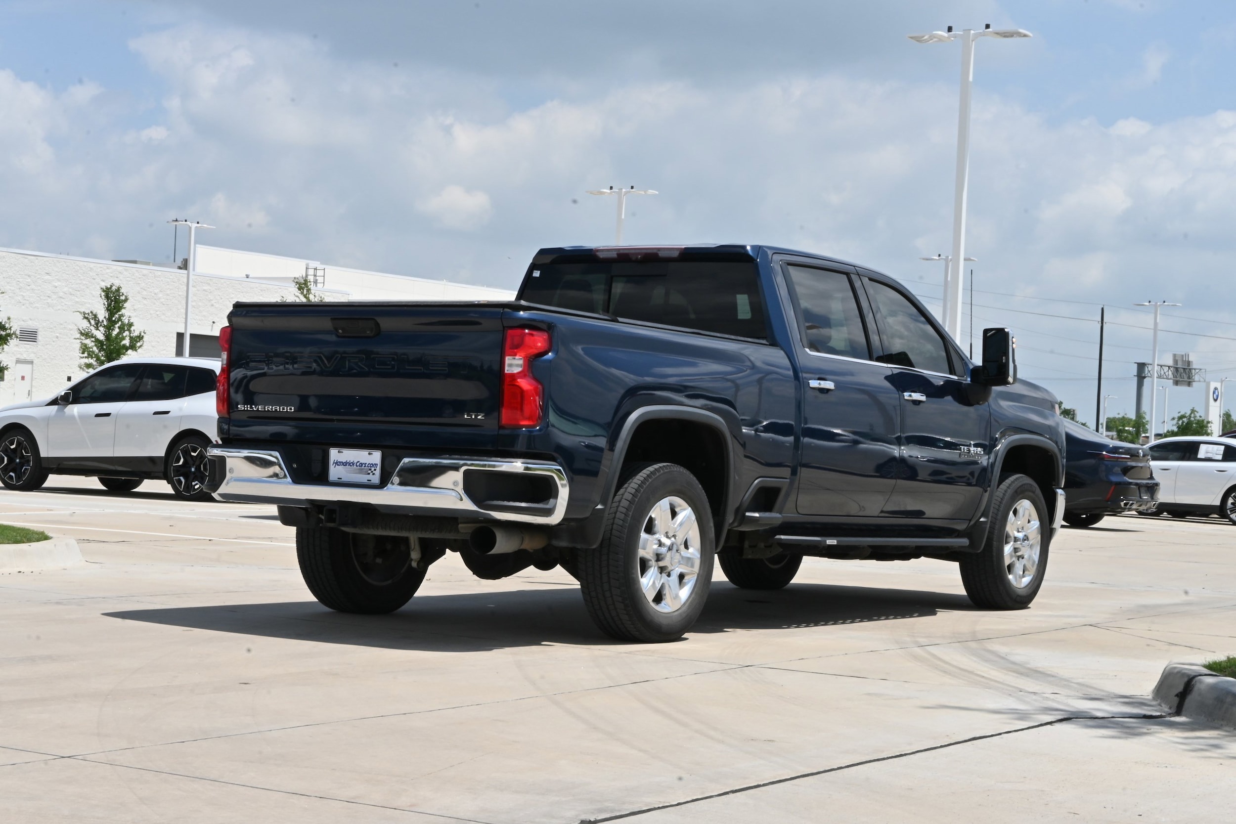 2020 Chevrolet Silverado 2500HD LTZ 4WD Crew Cab photo 3