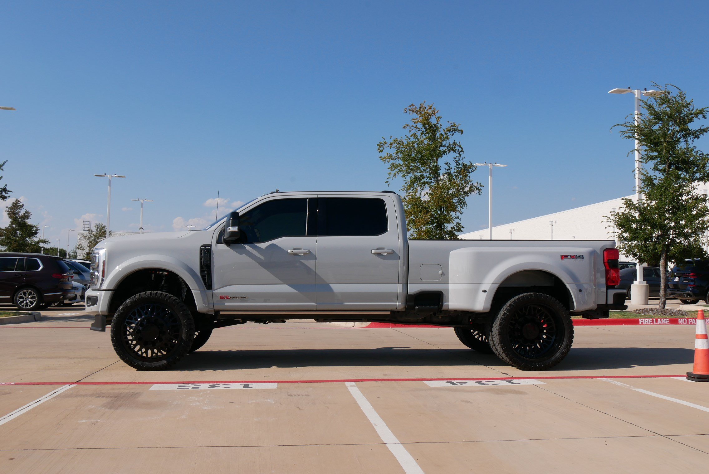 2025 Ford Super Duty F-450 DRW Platinum 4WD Crew Cab