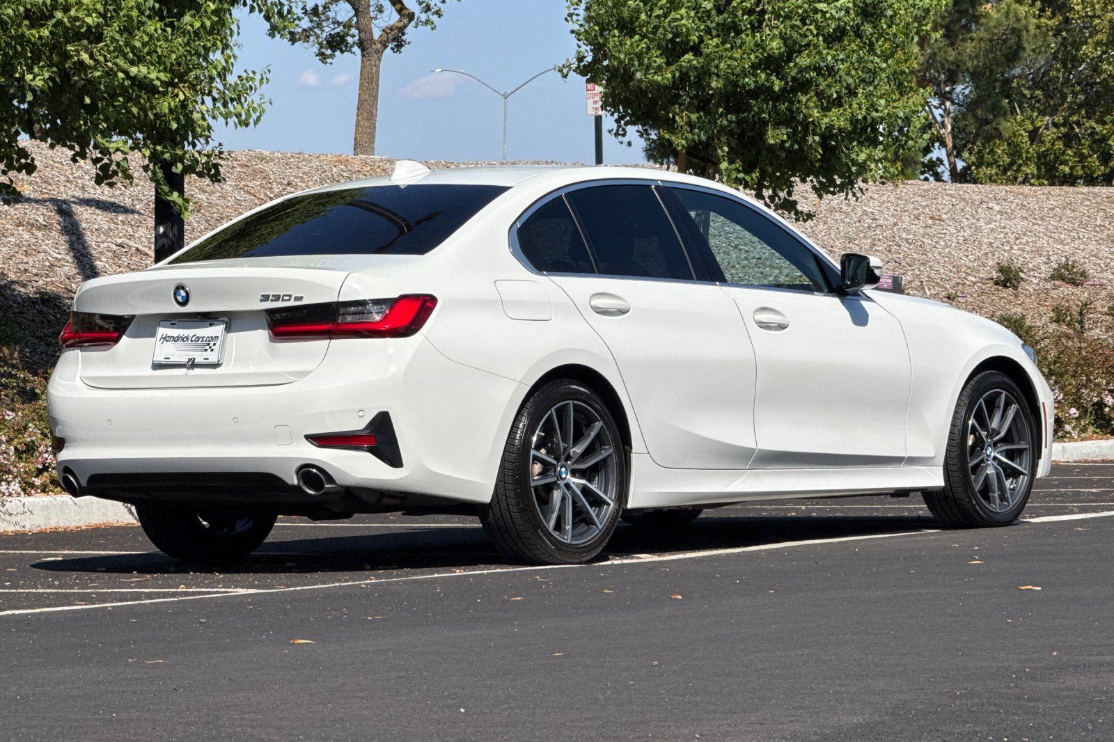 2021 Bmw 330e 3-Series photo 2