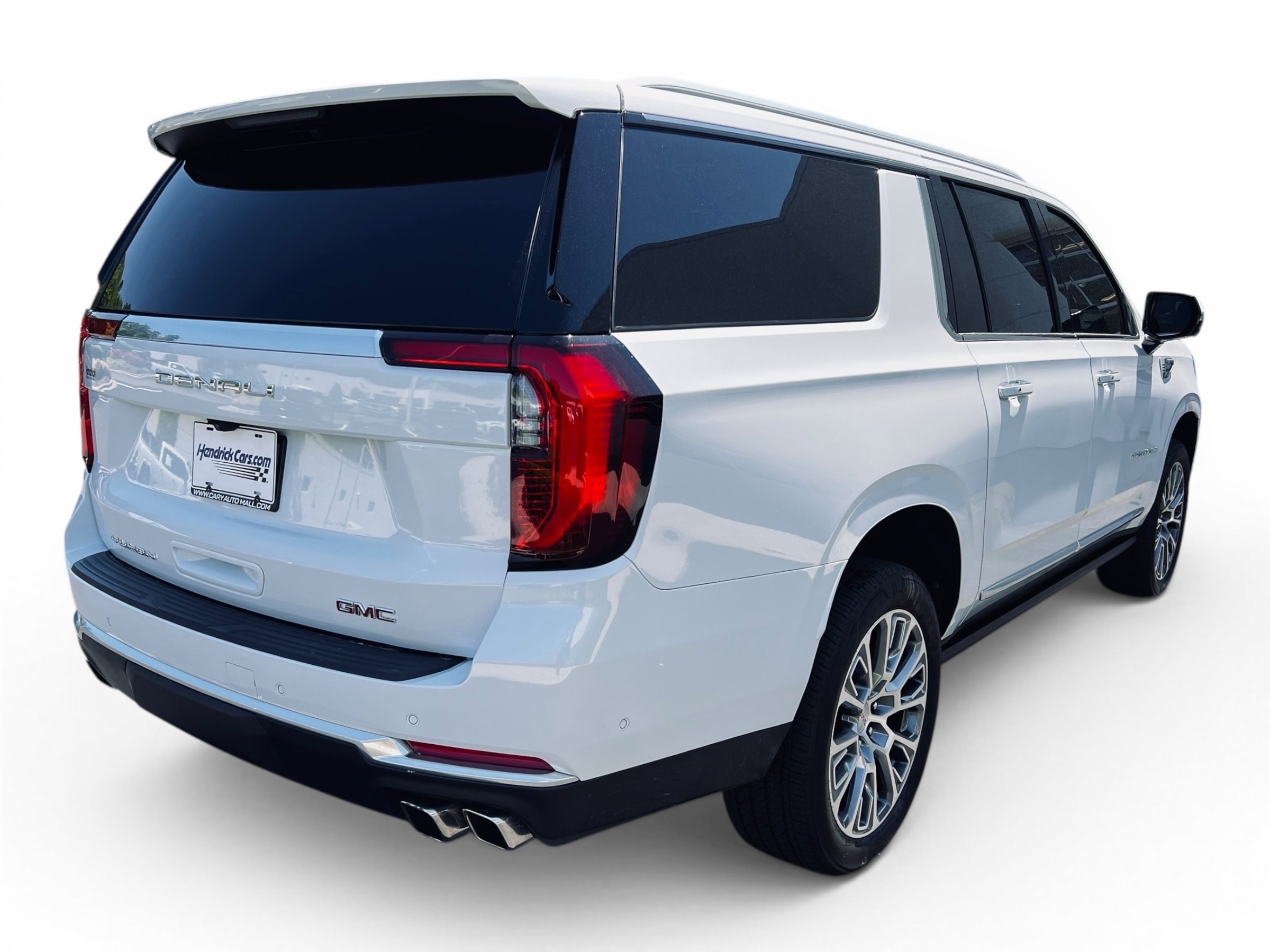2026 GMC Yukon XL Denali photo 3