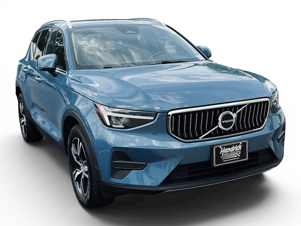 Used 2025 Volvo XC40 Core Bright Theme SUV