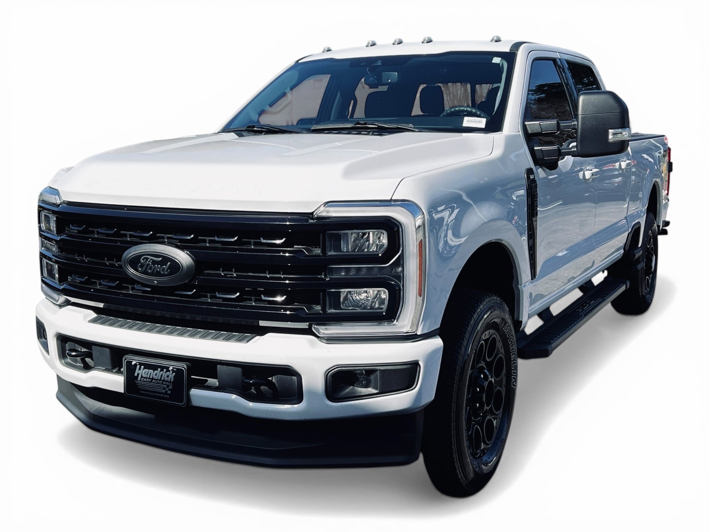 2023 Ford Super Duty F-350 SRW XLT photo 2