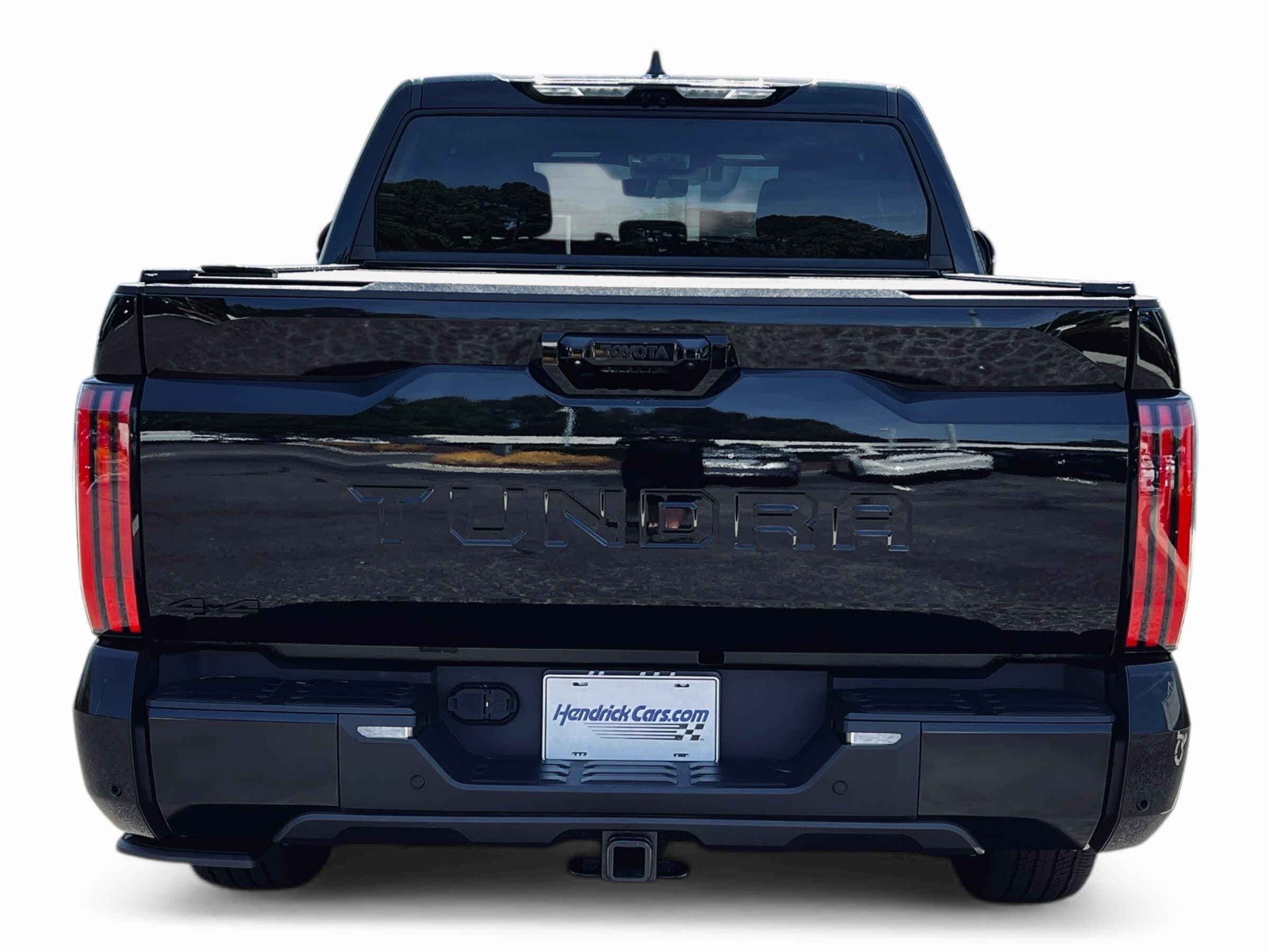 2025 Toyota Tundra 4WD Platinum Hybrid photo 6