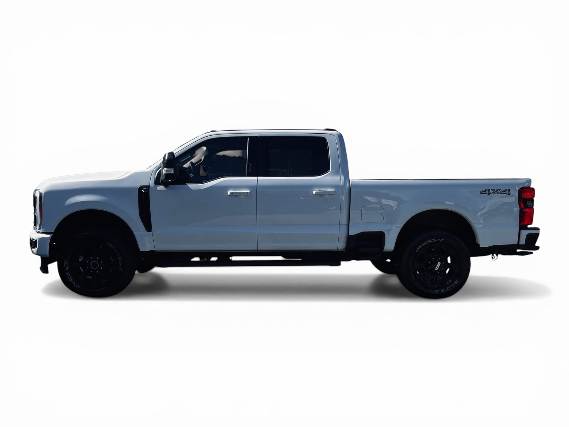 2023 Ford Super Duty F-350 SRW XLT photo 4