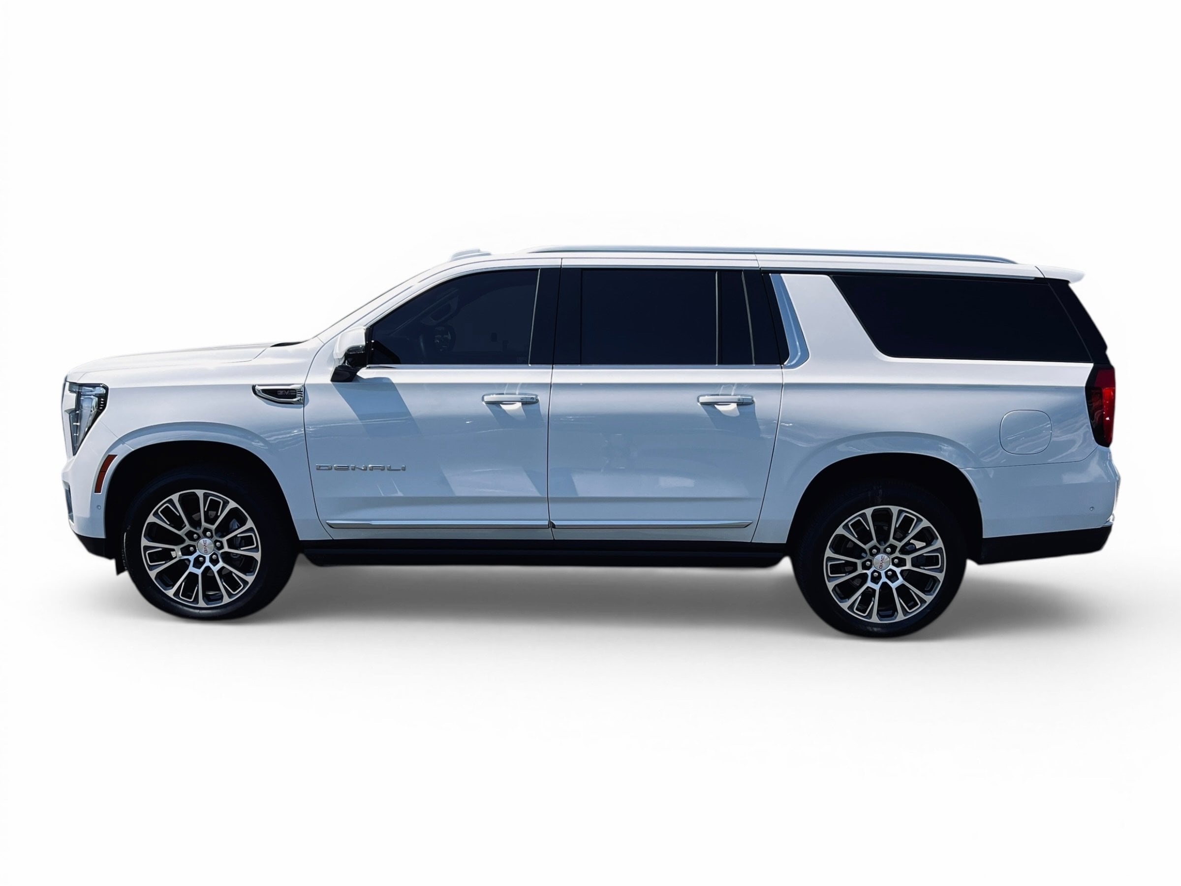 2026 GMC Yukon XL Denali photo 4