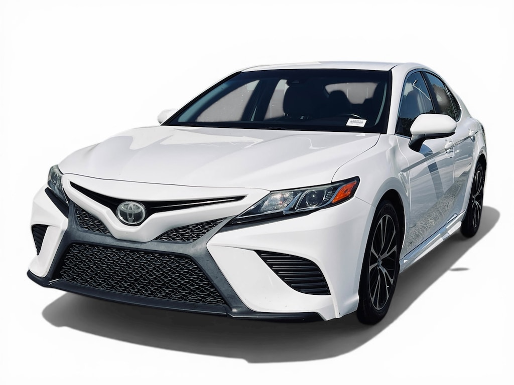 Used 2018 Toyota Camry SE Sedan