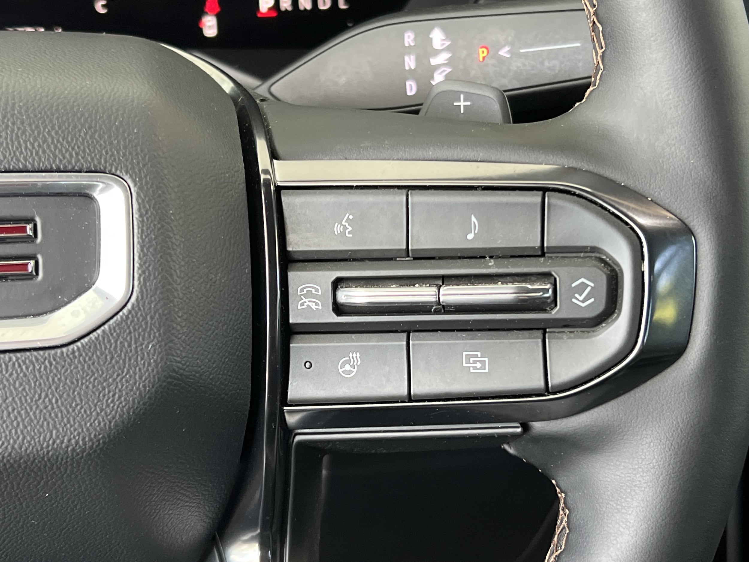 2026 GMC Acadia AWD AT4 photo 5