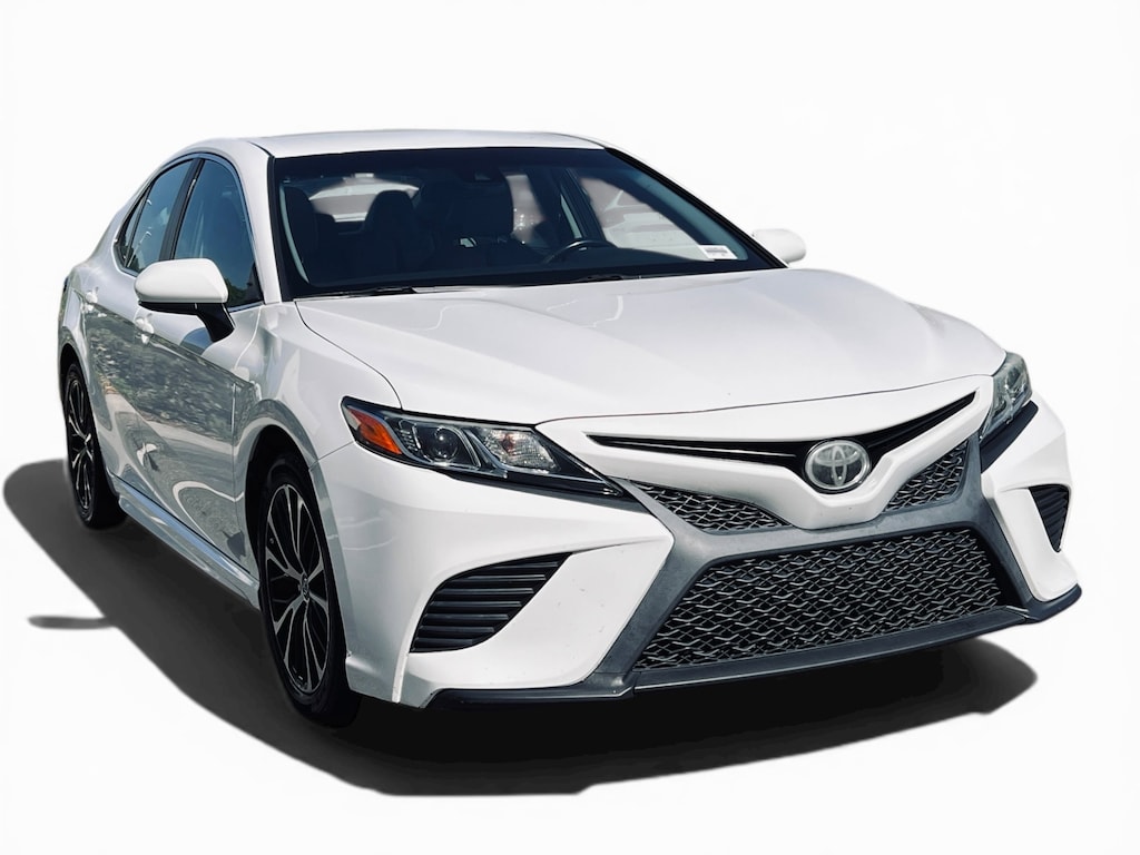Used 2018 Toyota Camry SE Sedan