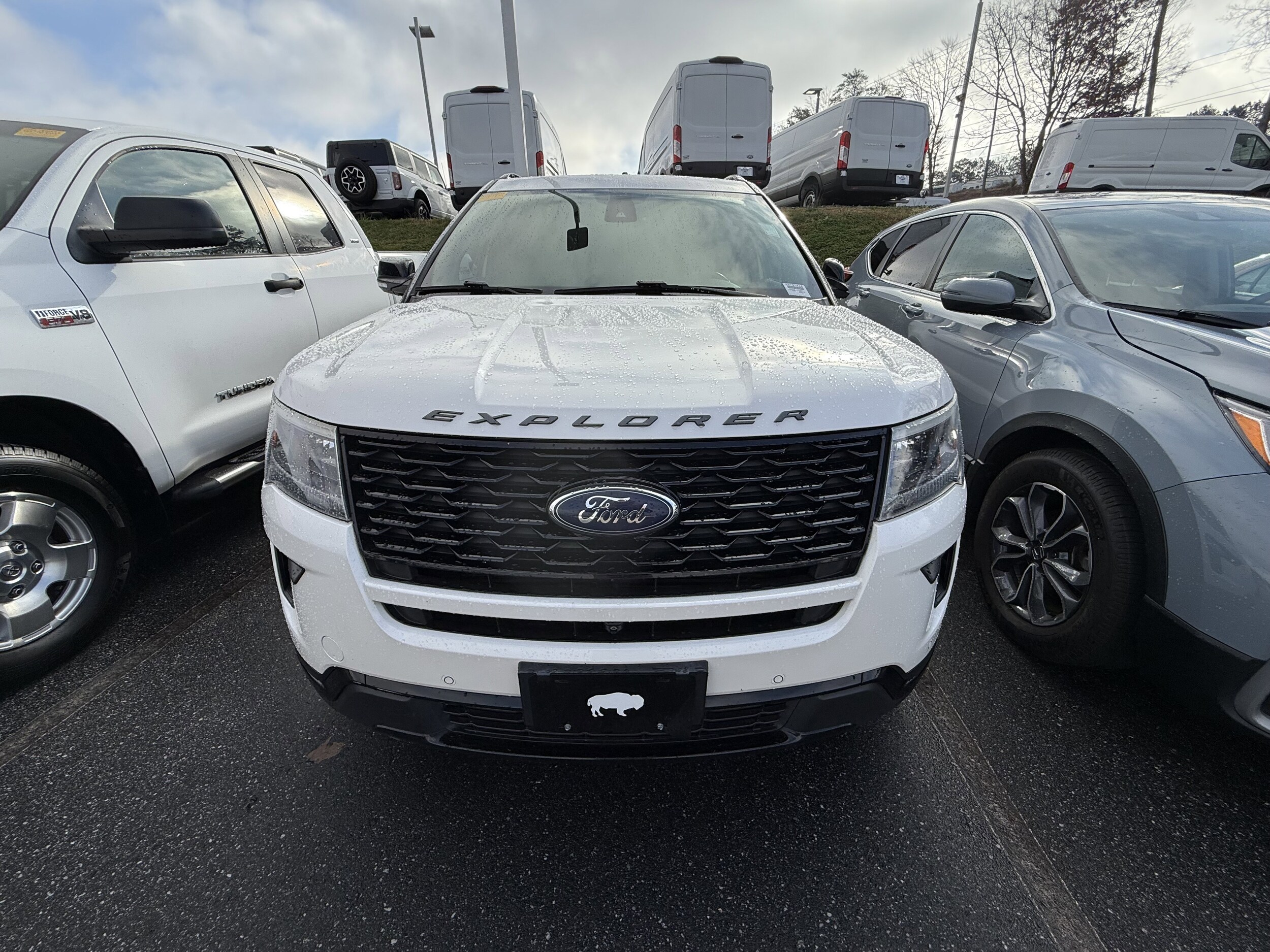2018 Ford Explorer Sport photo 2