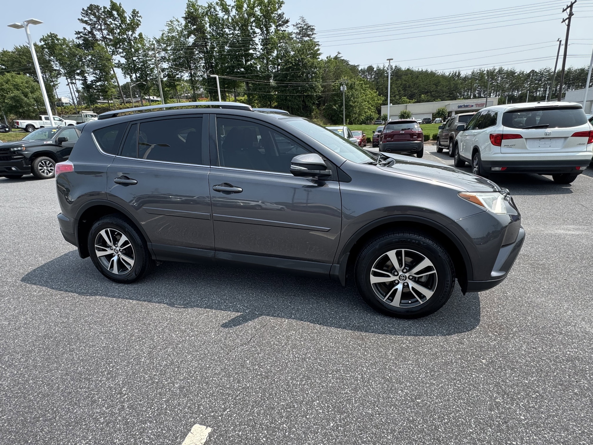 Used 2018 Toyota RAV4 XLE with VIN JTMRFREV0JJ728377 for sale in Hickory, NC