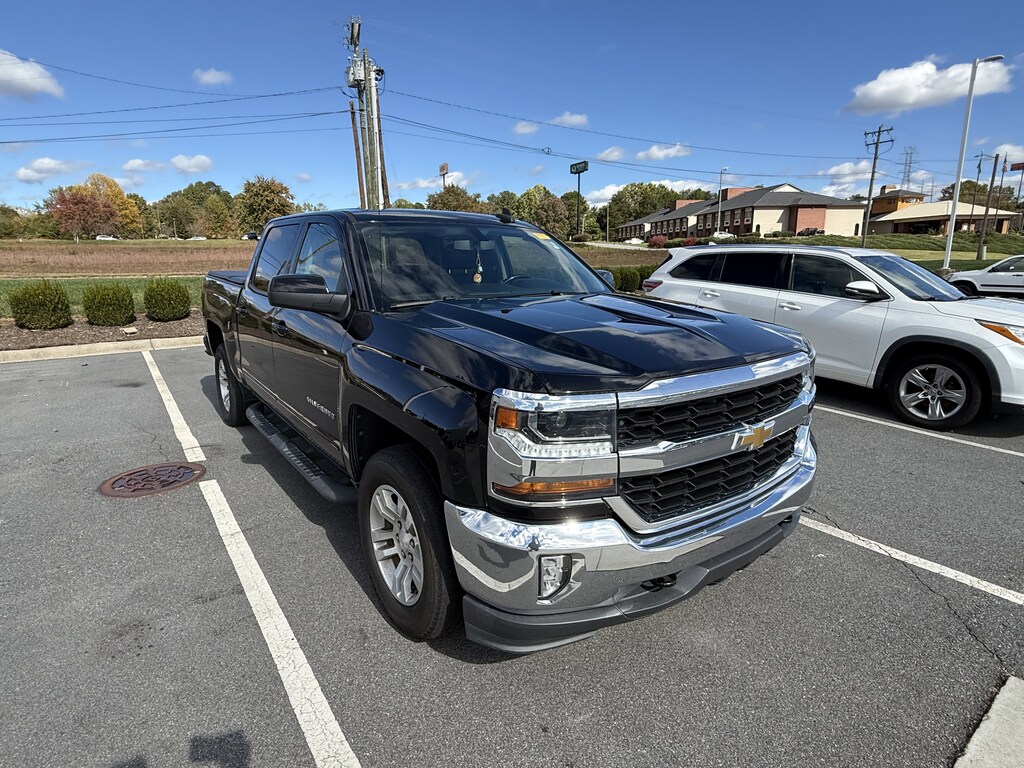 Used 2018 Chevrolet Silverado 1500 LT w/1LT Truck Crew Cab