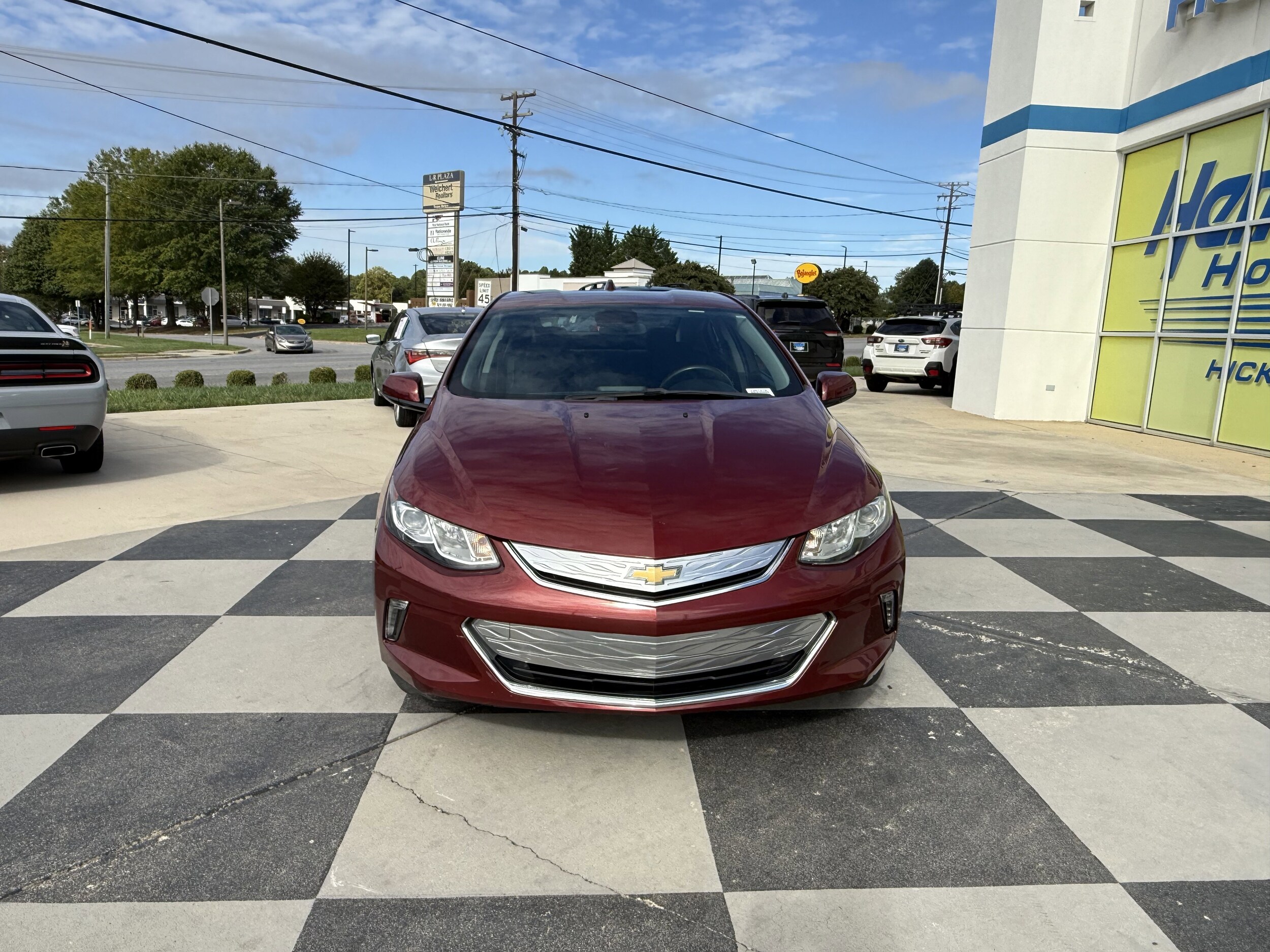 2017 Chevrolet Volt LT photo 2