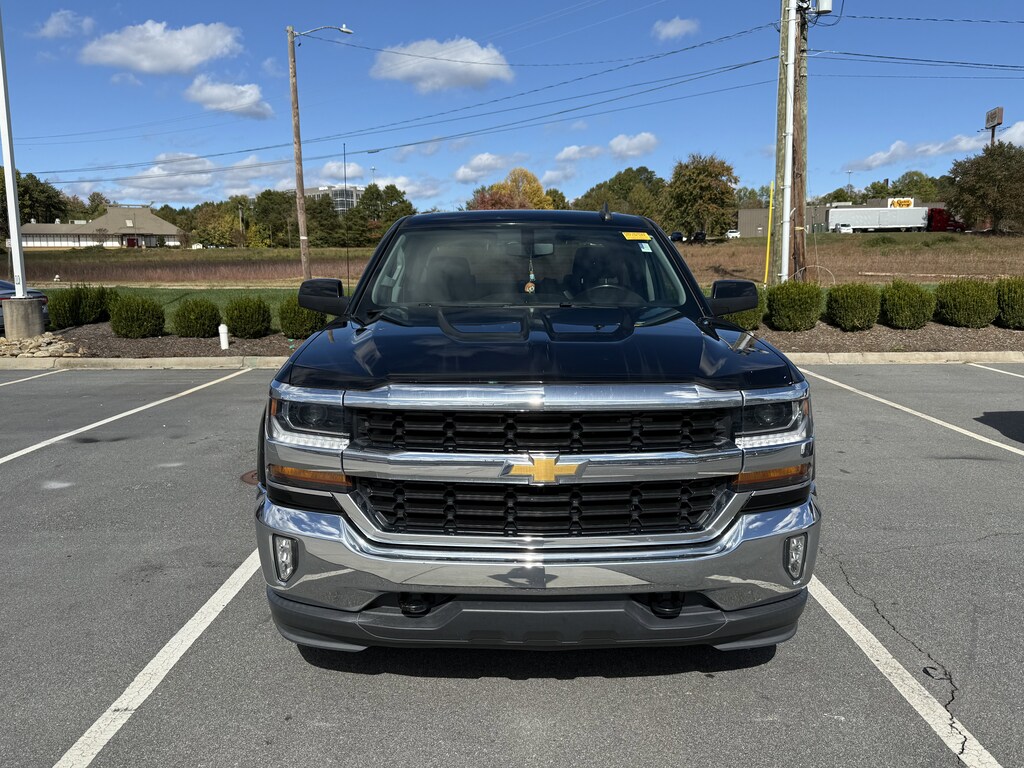 Used 2018 Chevrolet Silverado 1500 LT w/1LT Truck Crew Cab