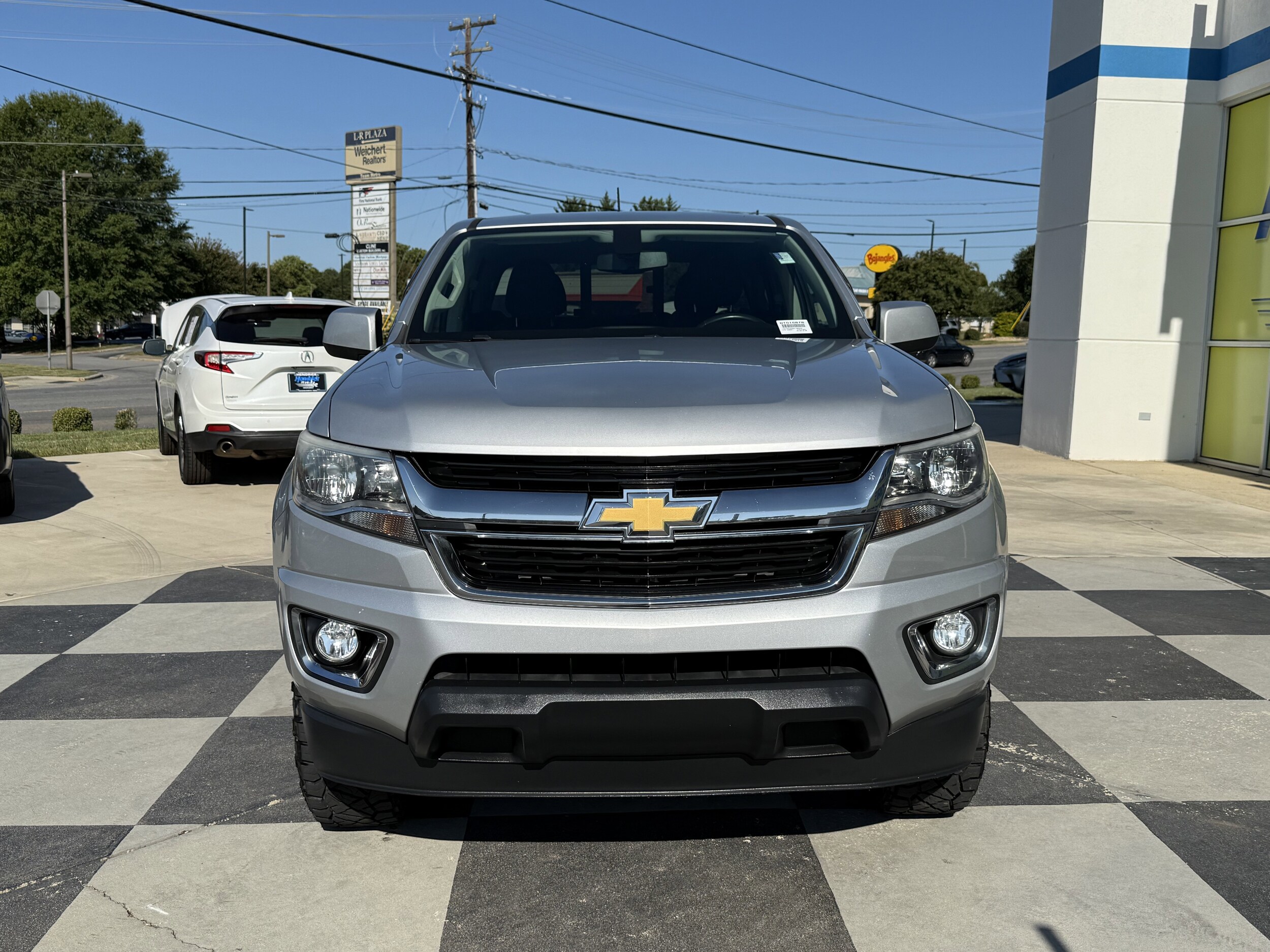 2016 Chevrolet Colorado LT photo 2