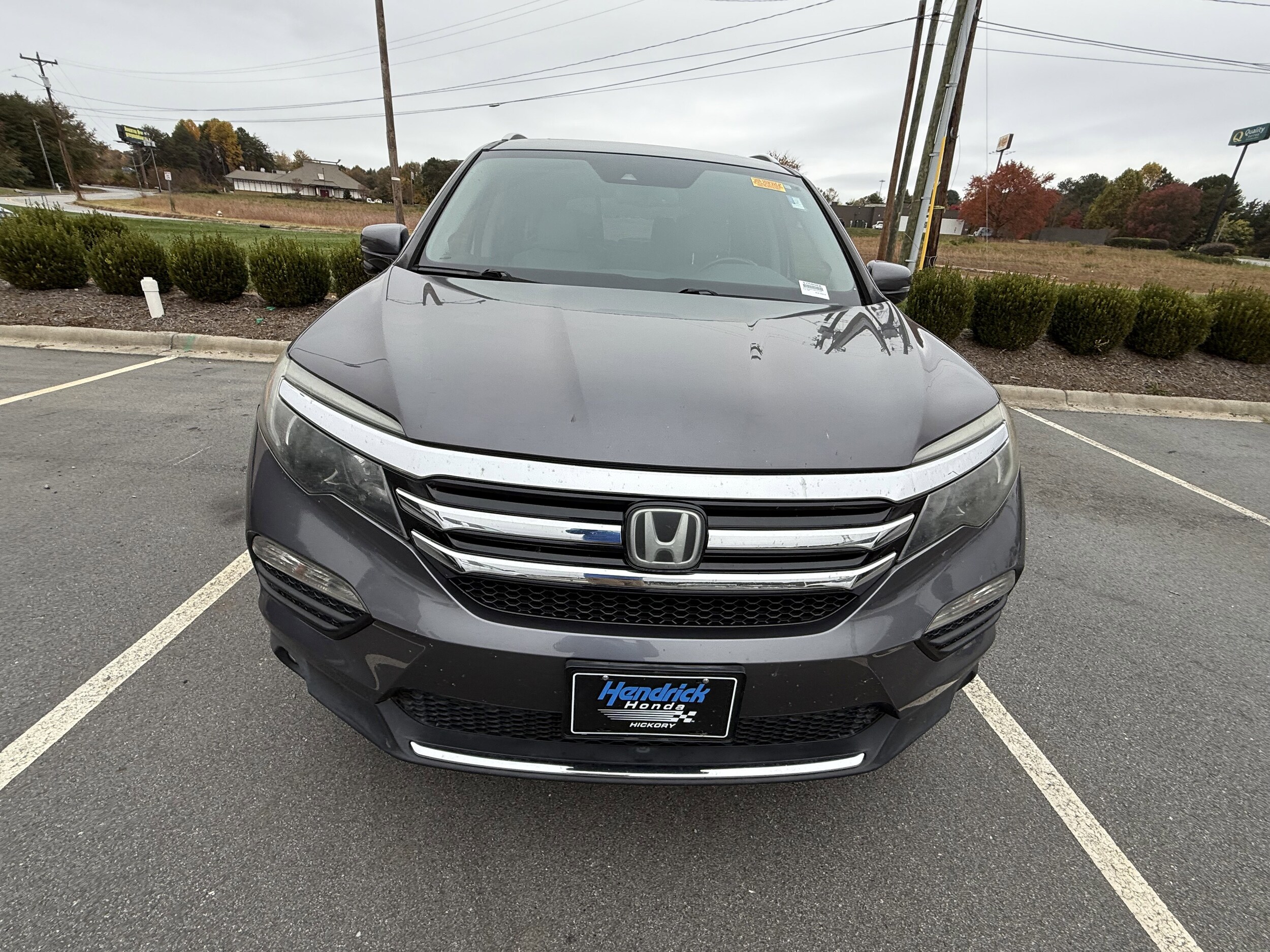2017 Honda Pilot Touring photo 3