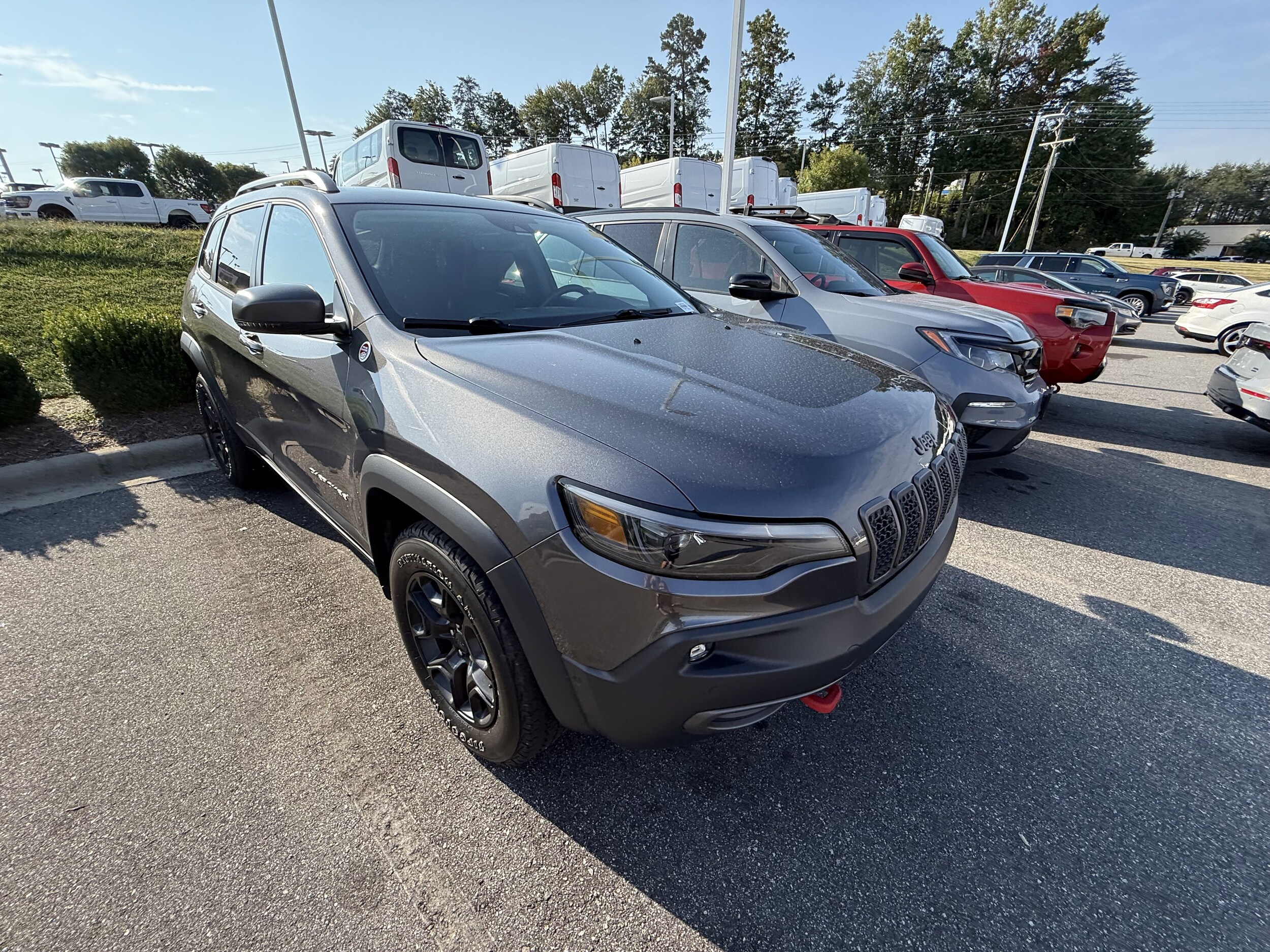 2019 Jeep Cherokee Trailhawk photo 3