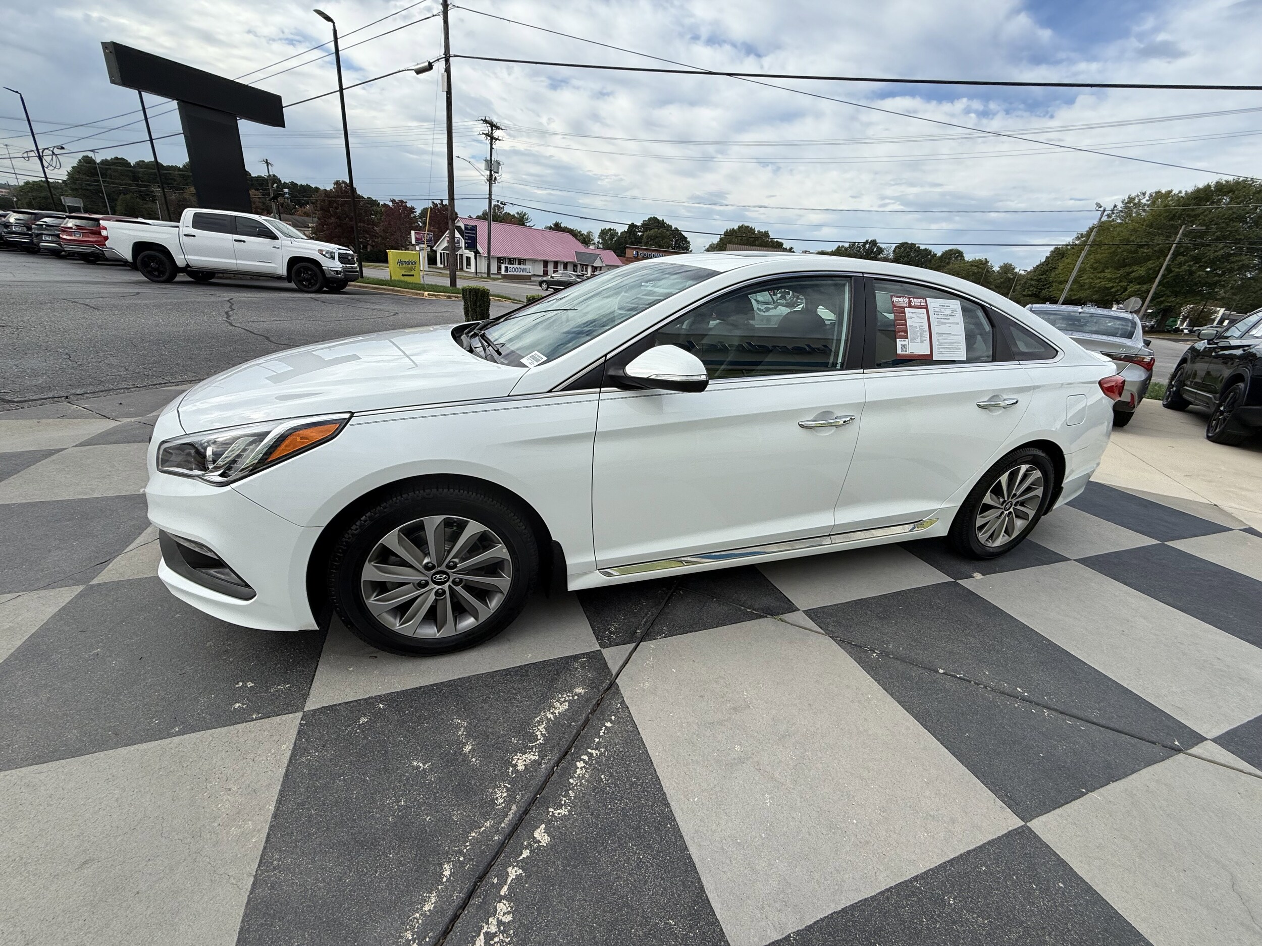 2017 Hyundai Sonata Sport photo 2