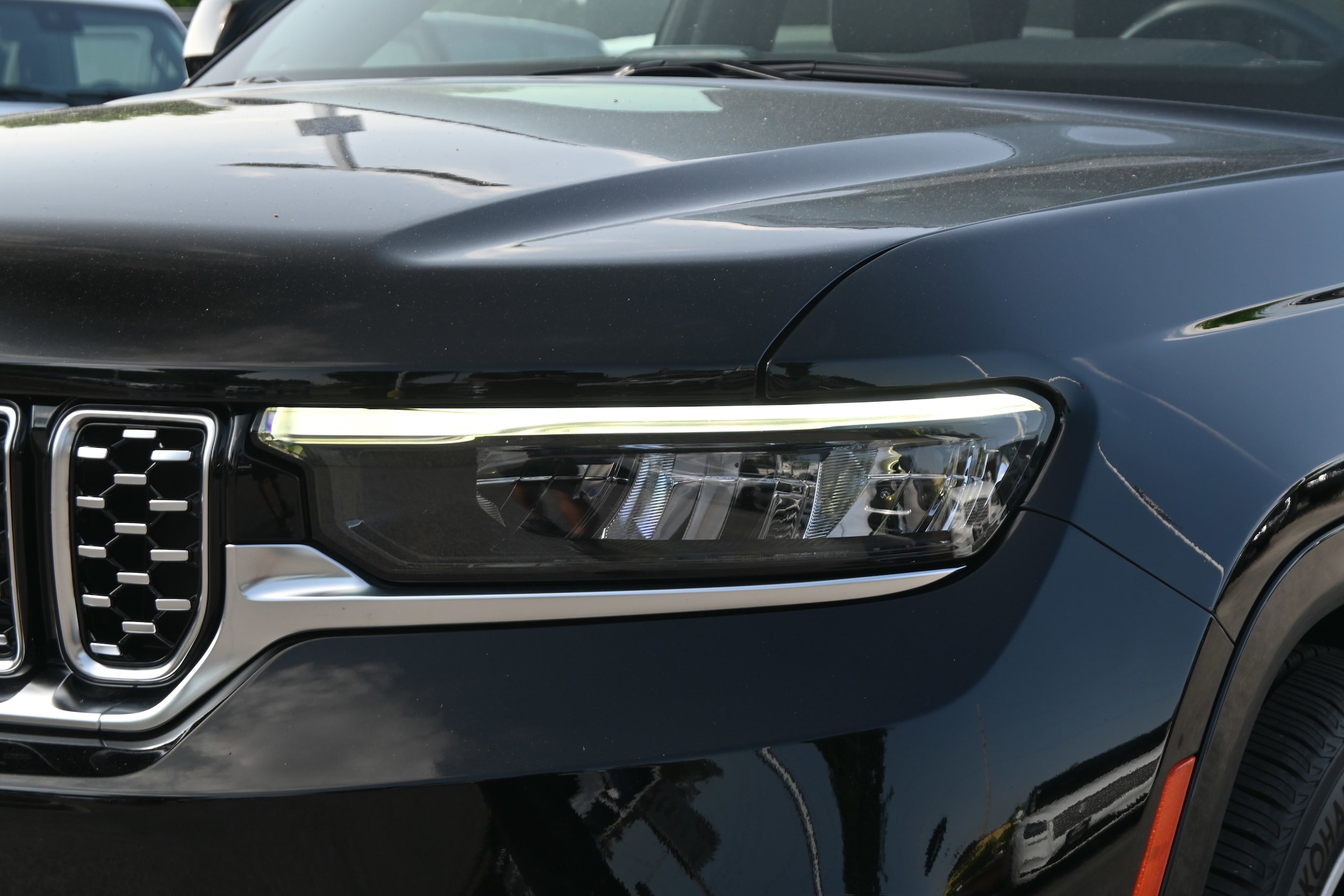 2023 Jeep Grand Cherokee 4xe Summit Reserve photo 4