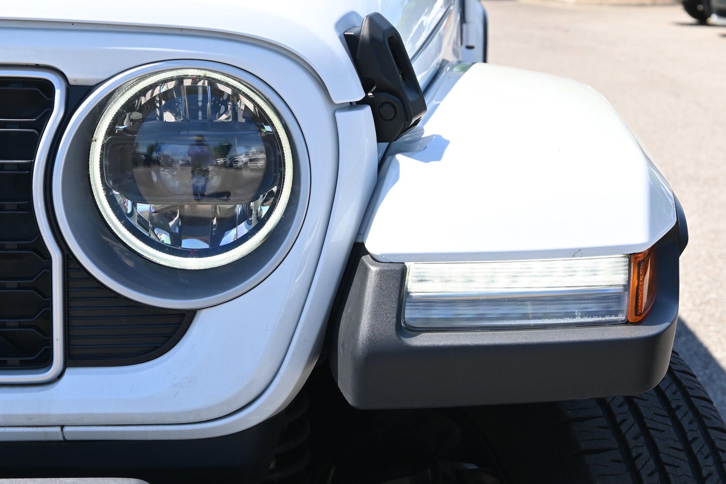 2025 Jeep Wrangler 4xe Sahara photo 5