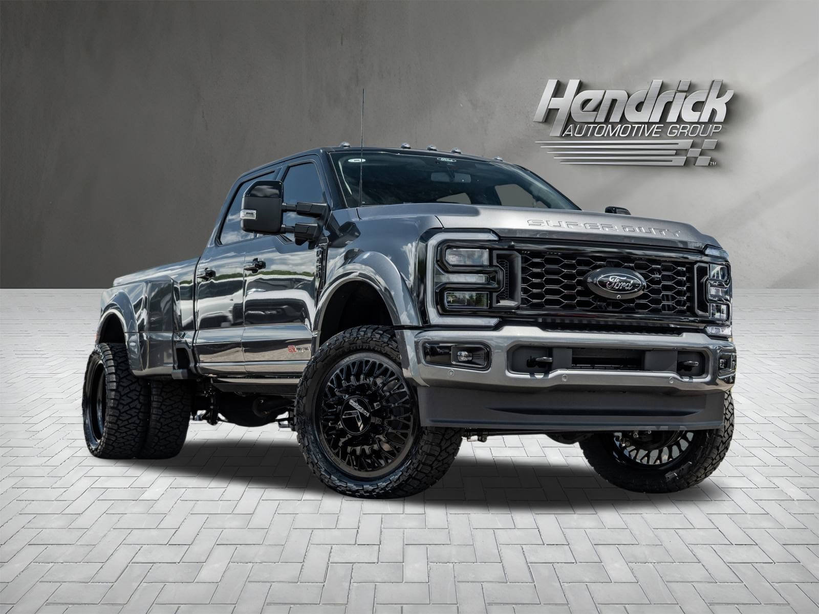 2025 Ford Super Duty F-450 DRW Platinum