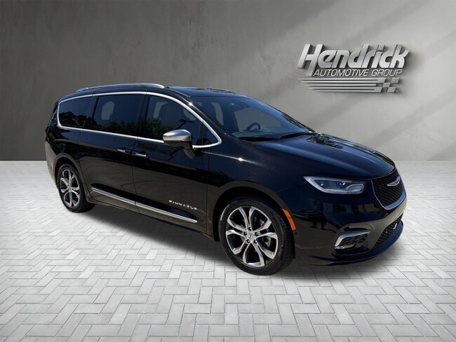 2024 Chrysler Pacifica Pinnacle Minivan