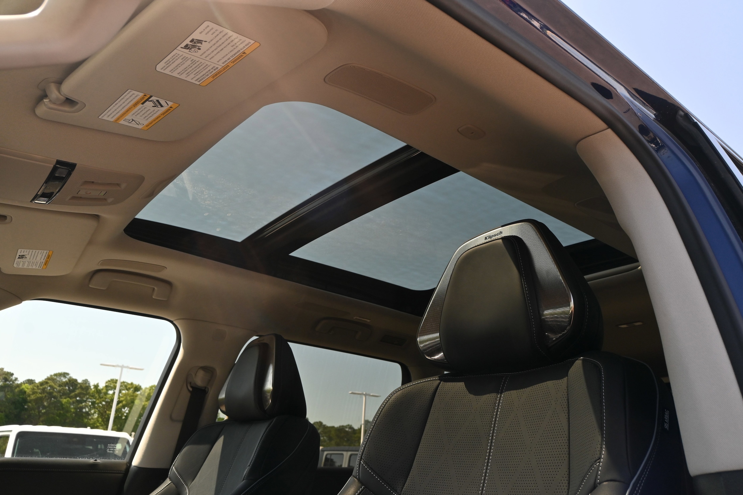 2025 INFINITI QX80 SENSORY photo 3