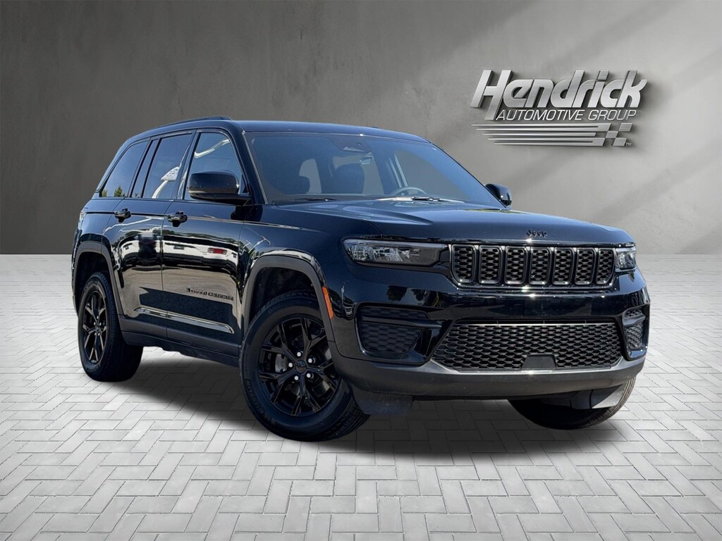 Used 2025 Jeep Grand Cherokee Altitude SUV